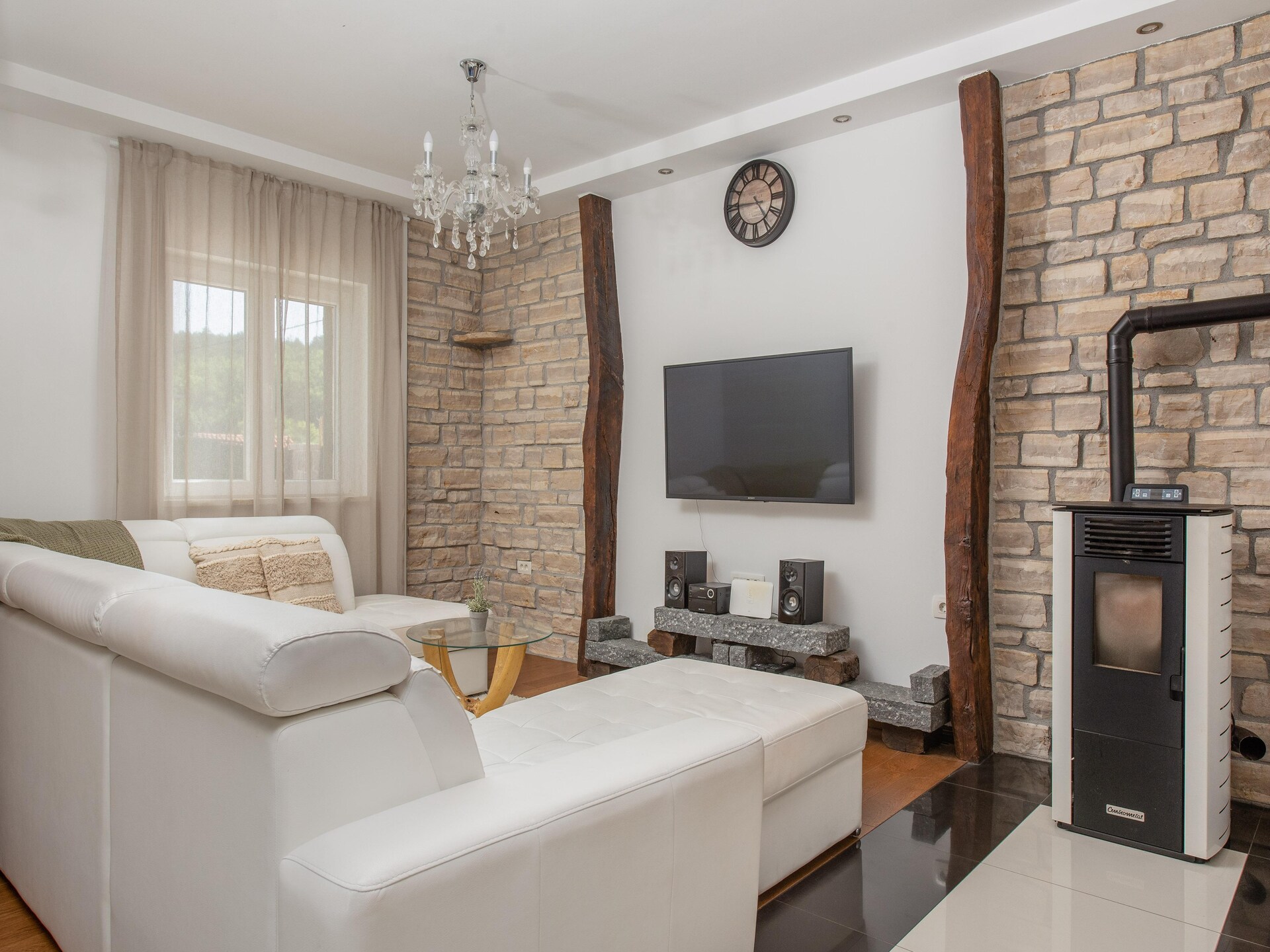 Villa Old House: privézwembad, jacuzzi en zomerkeuken bij Šumet - foto 20