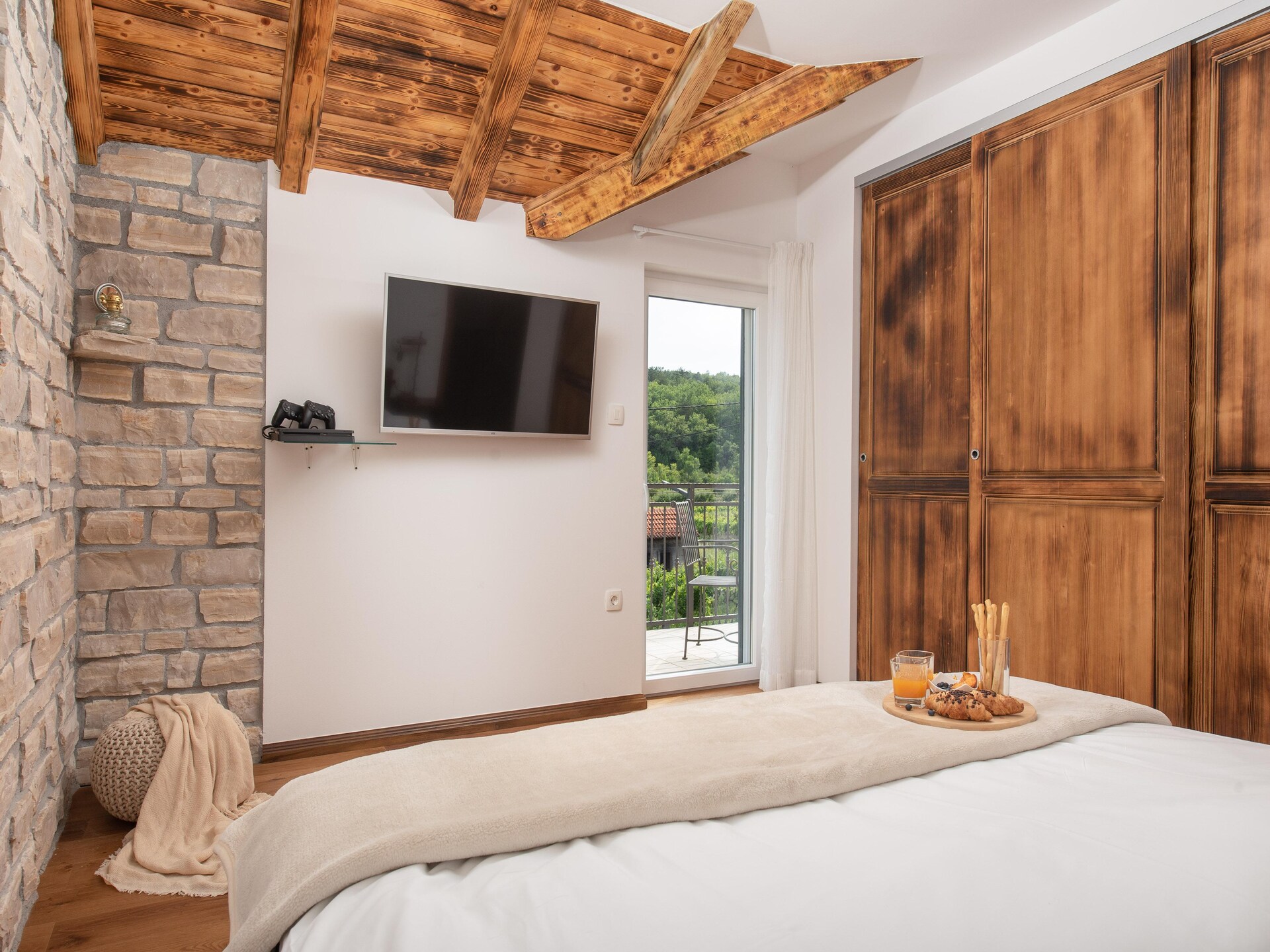 Villa Old House: privézwembad, jacuzzi en zomerkeuken bij Šumet - foto 27