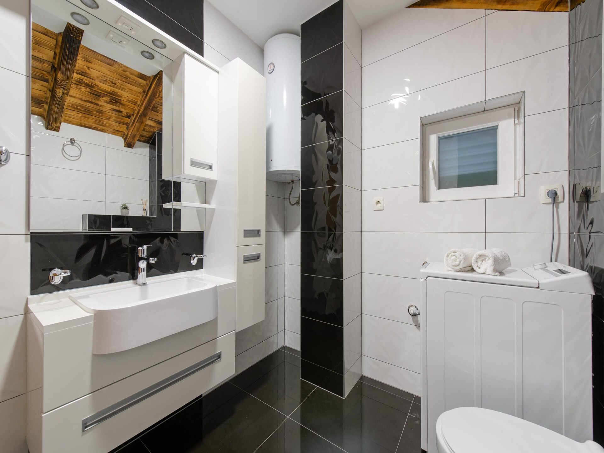 Villa Old House: privézwembad, jacuzzi en zomerkeuken bij Šumet - foto 33