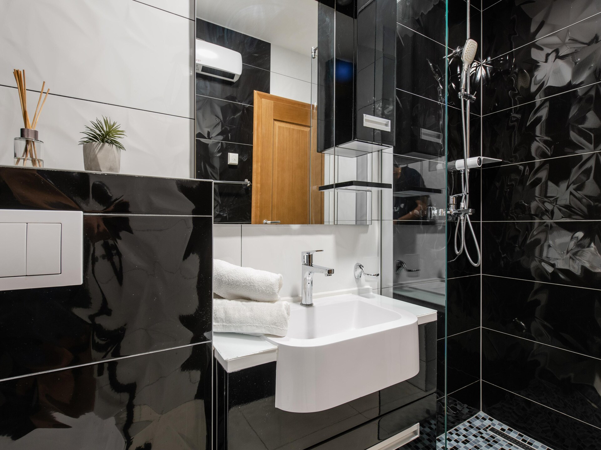 Villa Old House: privézwembad, jacuzzi en zomerkeuken bij Šumet - foto 34