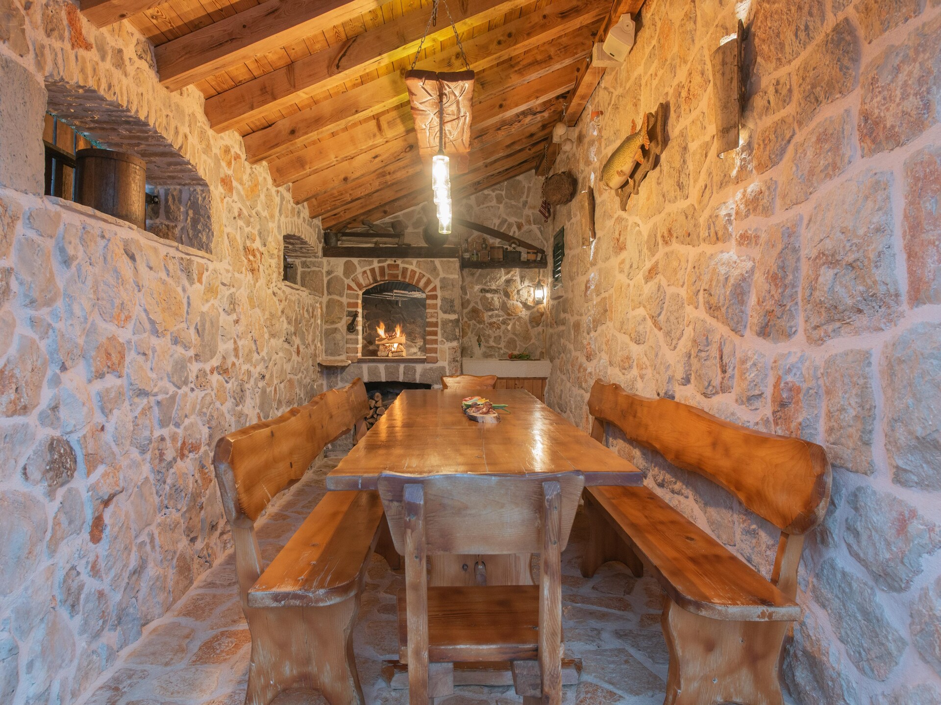 Villa Old House: privézwembad, jacuzzi en zomerkeuken bij Šumet - foto 41