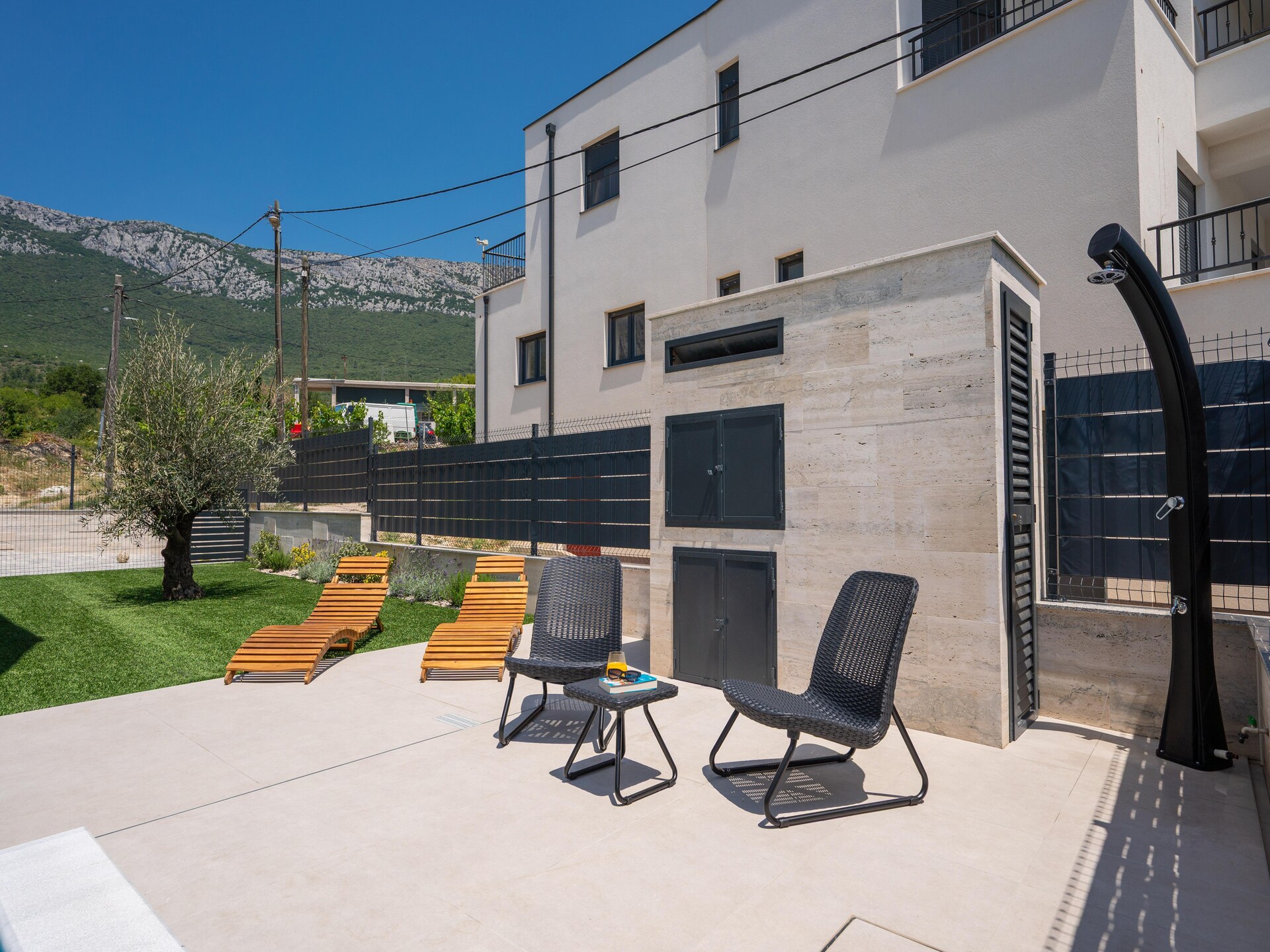 Moderne villa met privézwembad, hydromassage en waterval nabij Split - foto 38