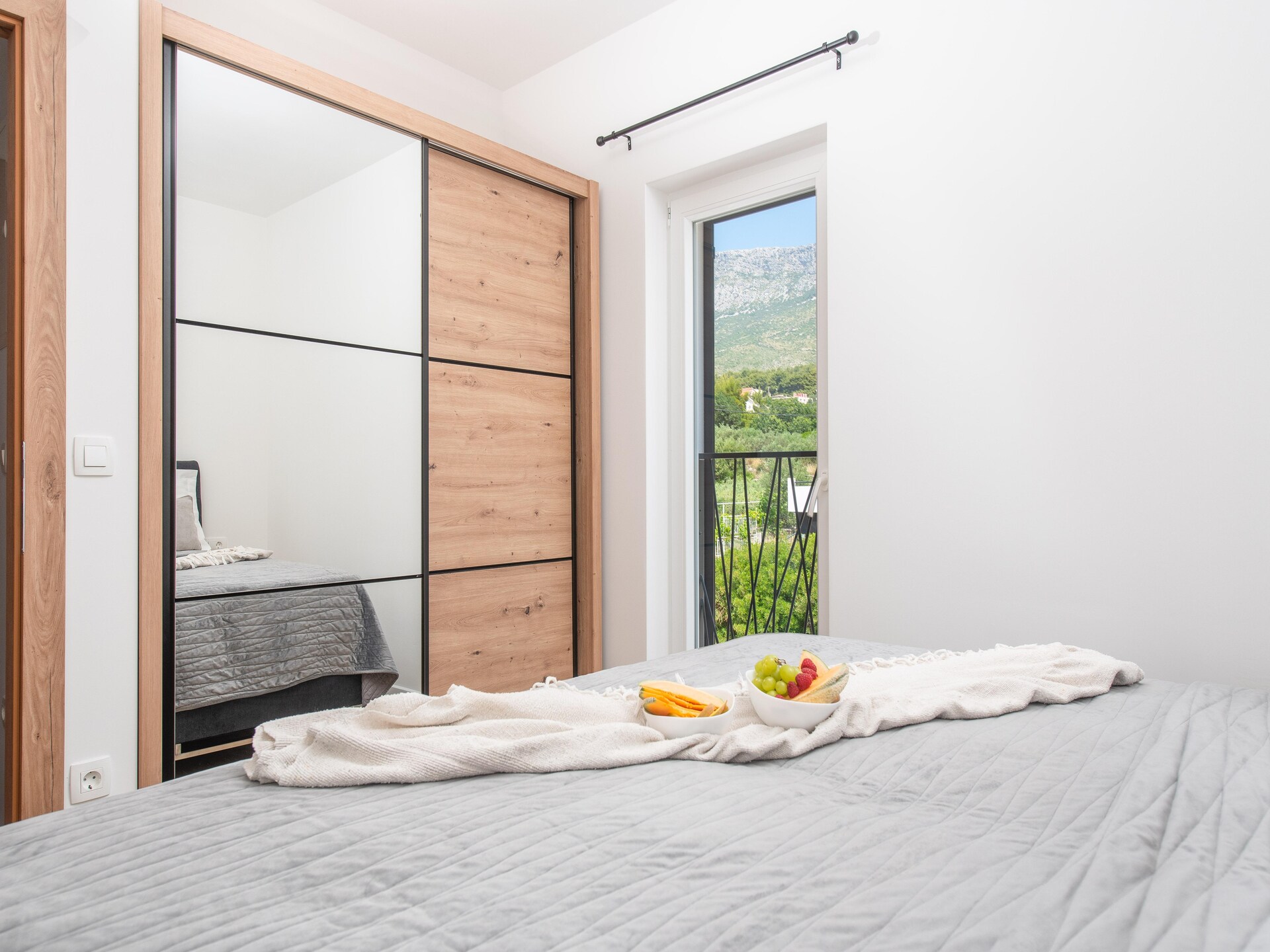 Moderne villa met privézwembad, hydromassage en waterval nabij Split - foto 25