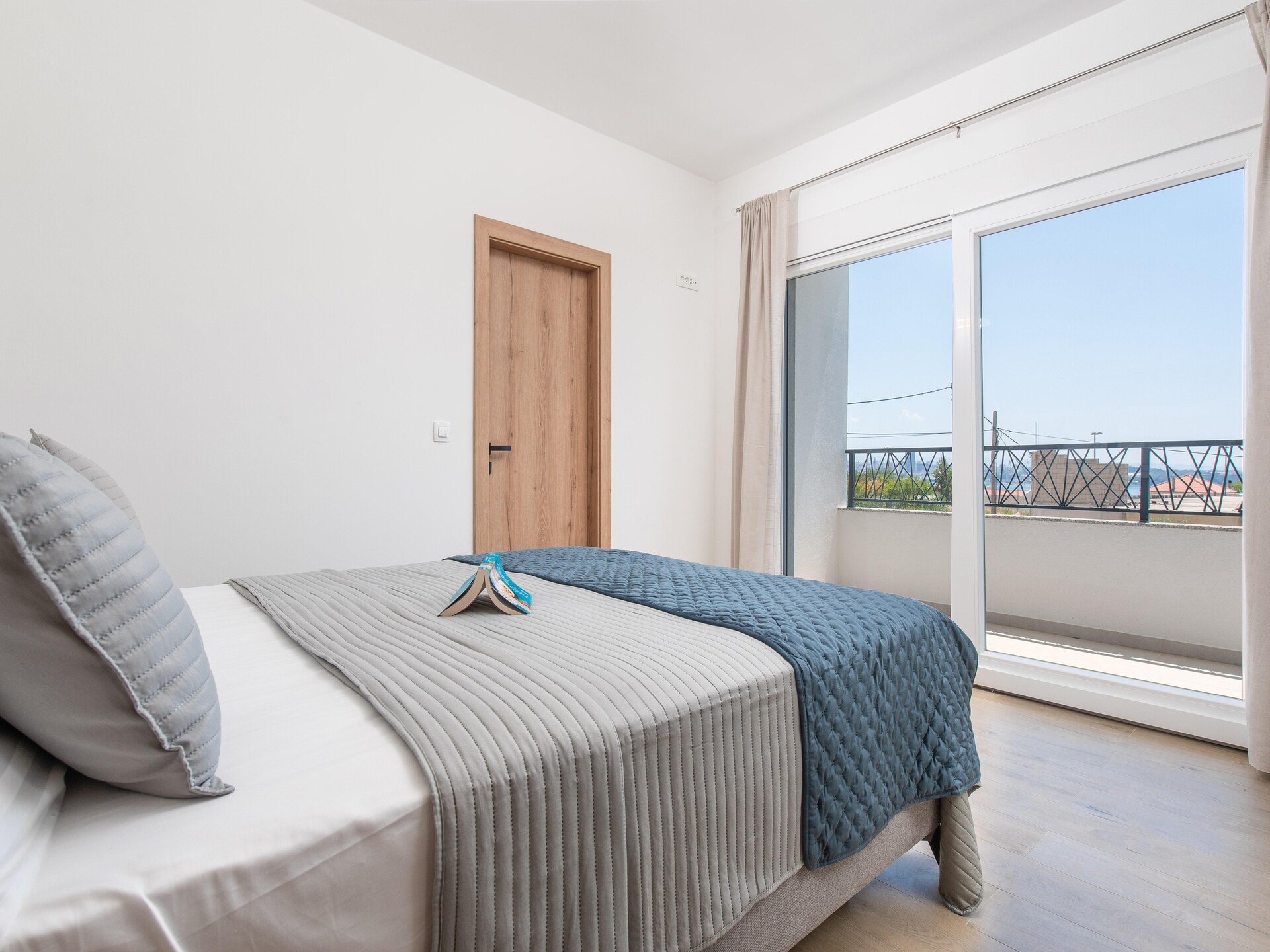 Moderne villa met privézwembad, hydromassage en waterval nabij Split - foto 30
