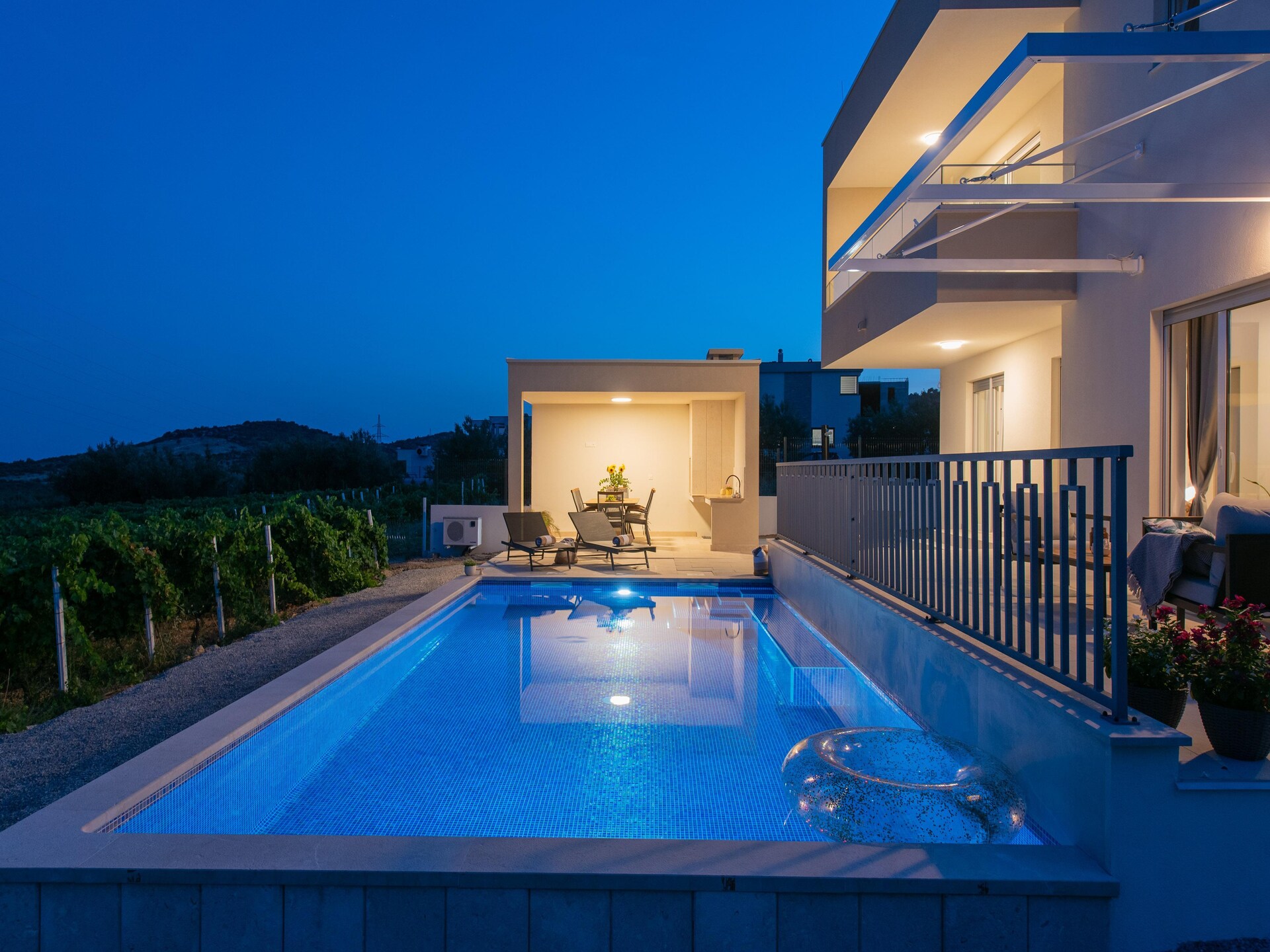 Villa Vista Vinea: luxe privévilla met panoramisch uitzicht en verwarmd zwembad bij Split - foto 11