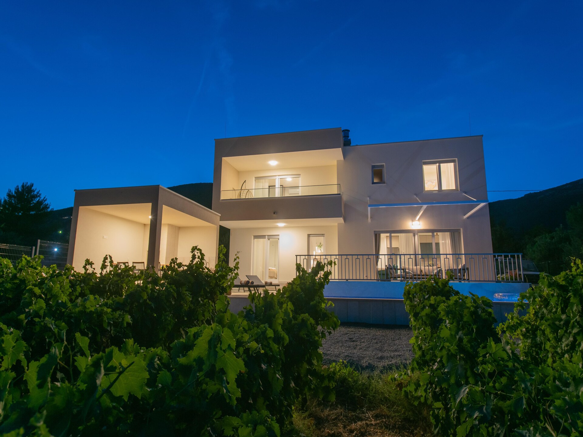 Villa Vista Vinea: luxe privévilla met panoramisch uitzicht en verwarmd zwembad bij Split - foto 14