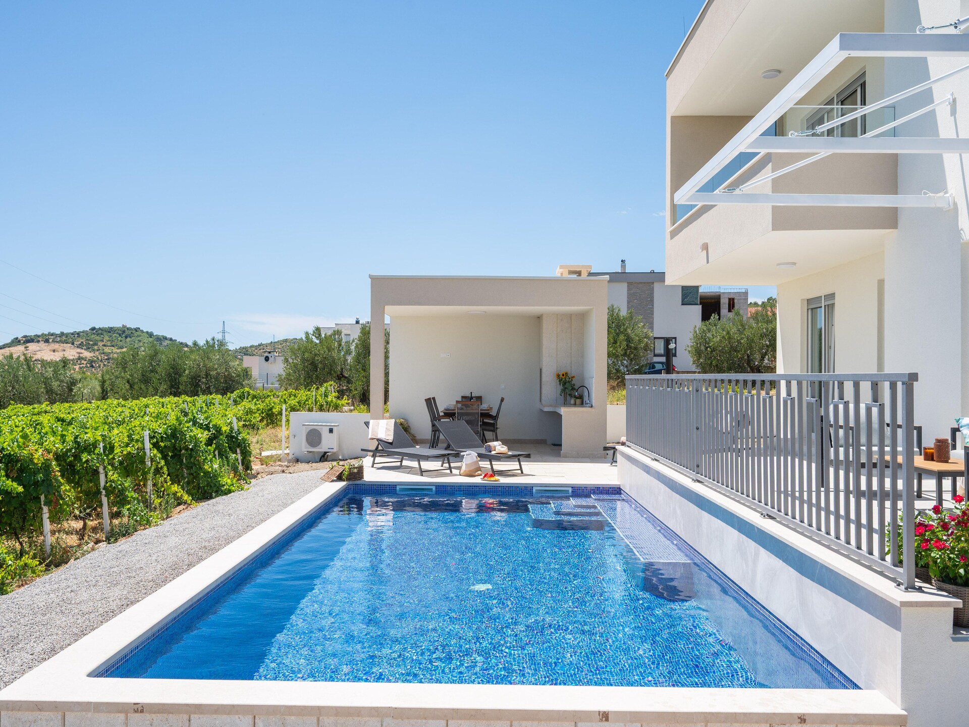 Villa Vista Vinea: luxe privévilla met panoramisch uitzicht en verwarmd zwembad bij Split - foto 13