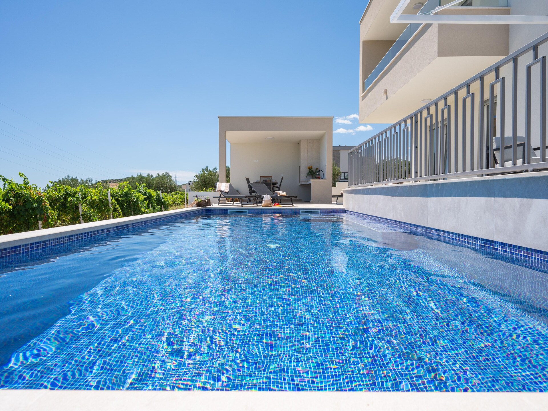 Villa Vista Vinea: luxe privévilla met panoramisch uitzicht en verwarmd zwembad bij Split - foto 19