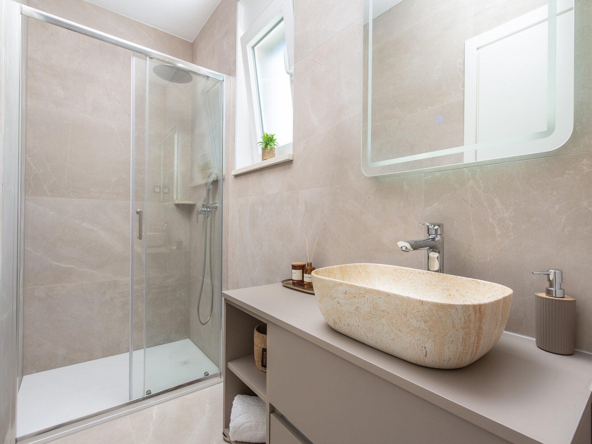 Villa Vista Vinea: luxe privévilla met panoramisch uitzicht en verwarmd zwembad bij Split - foto 32