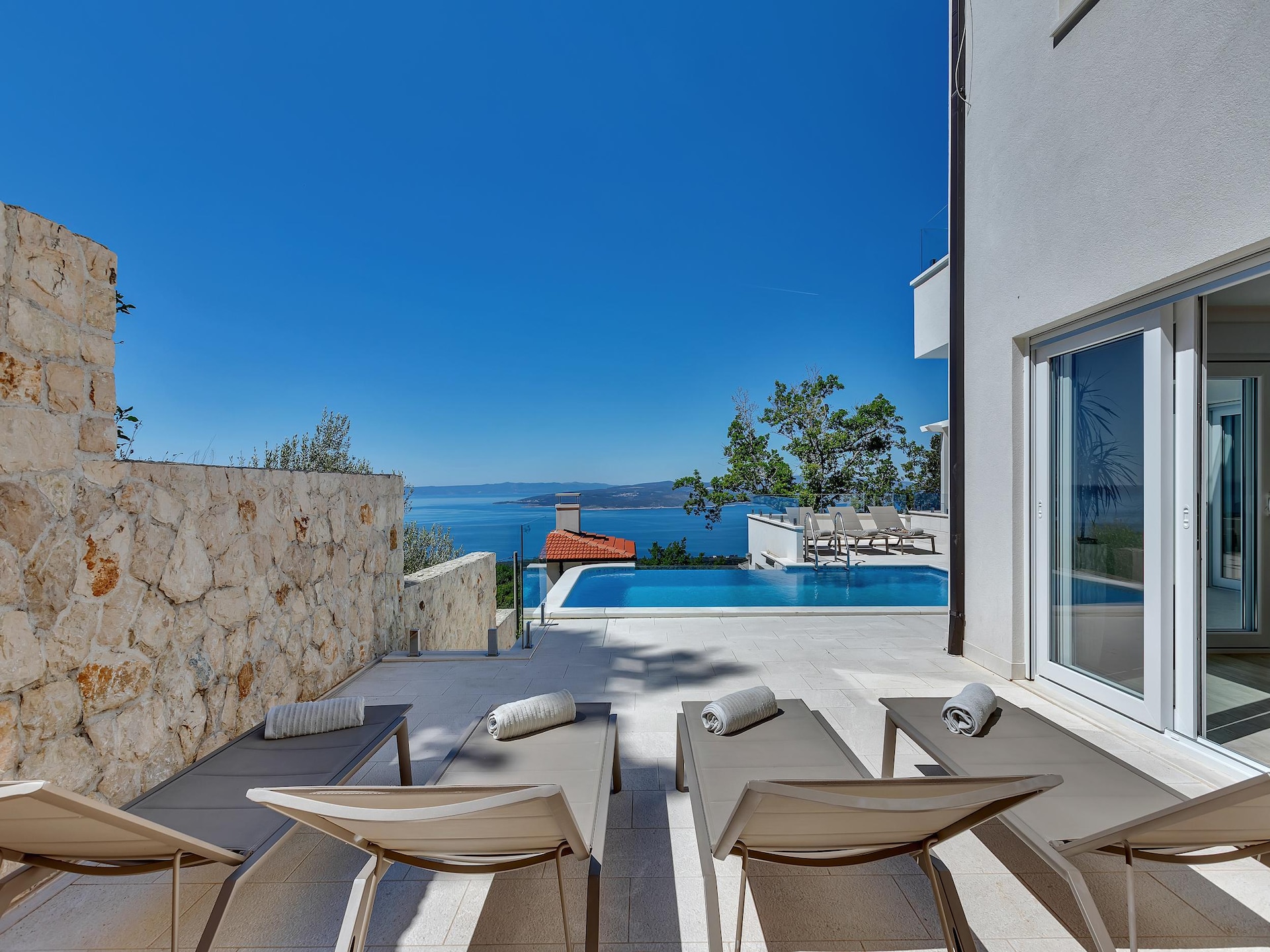 Villa Prestige in Baška Voda met privézwembad voor 10 personen - foto 41
