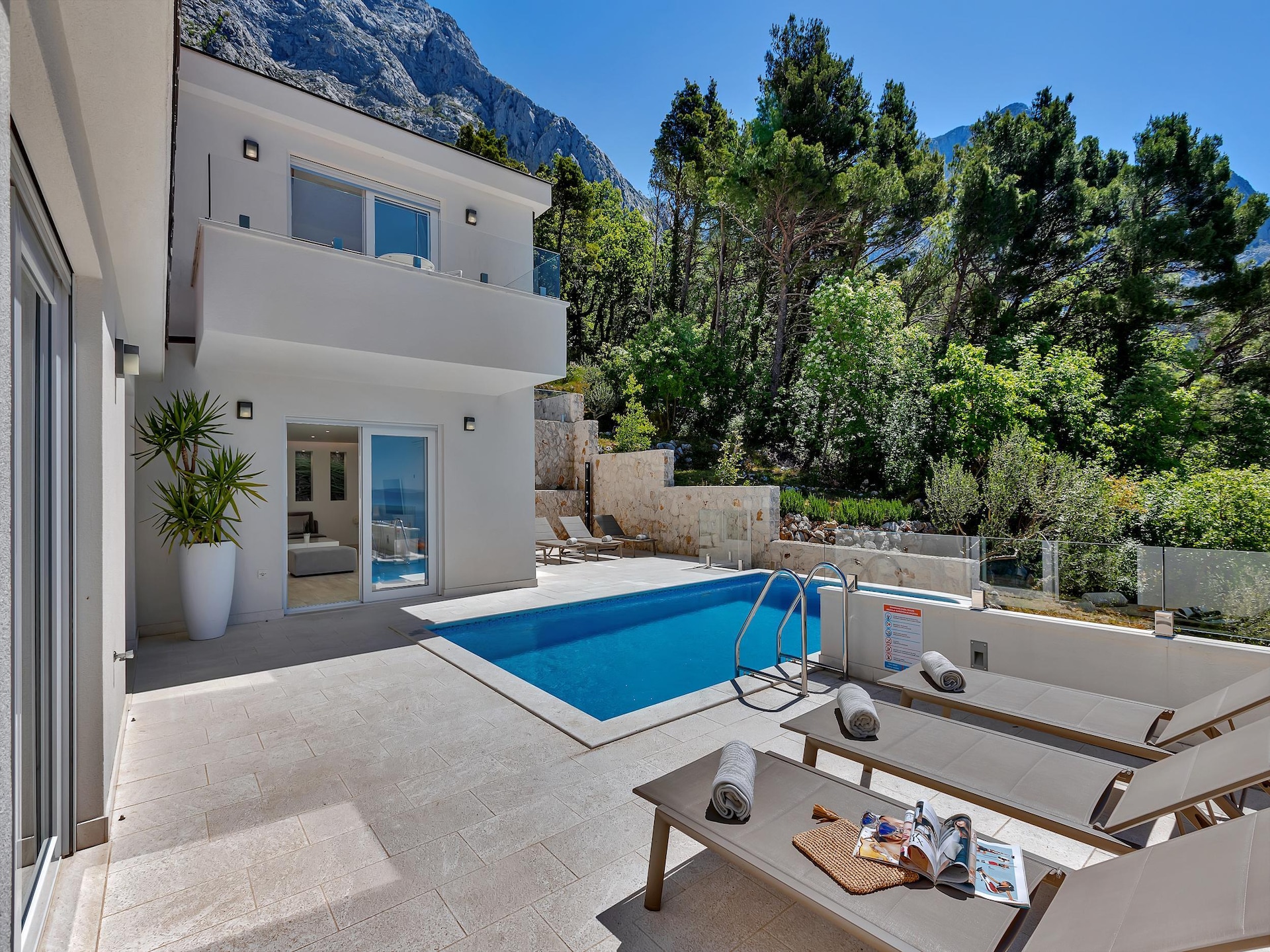 Villa Prestige in Baška Voda met privézwembad voor 10 personen - foto 10