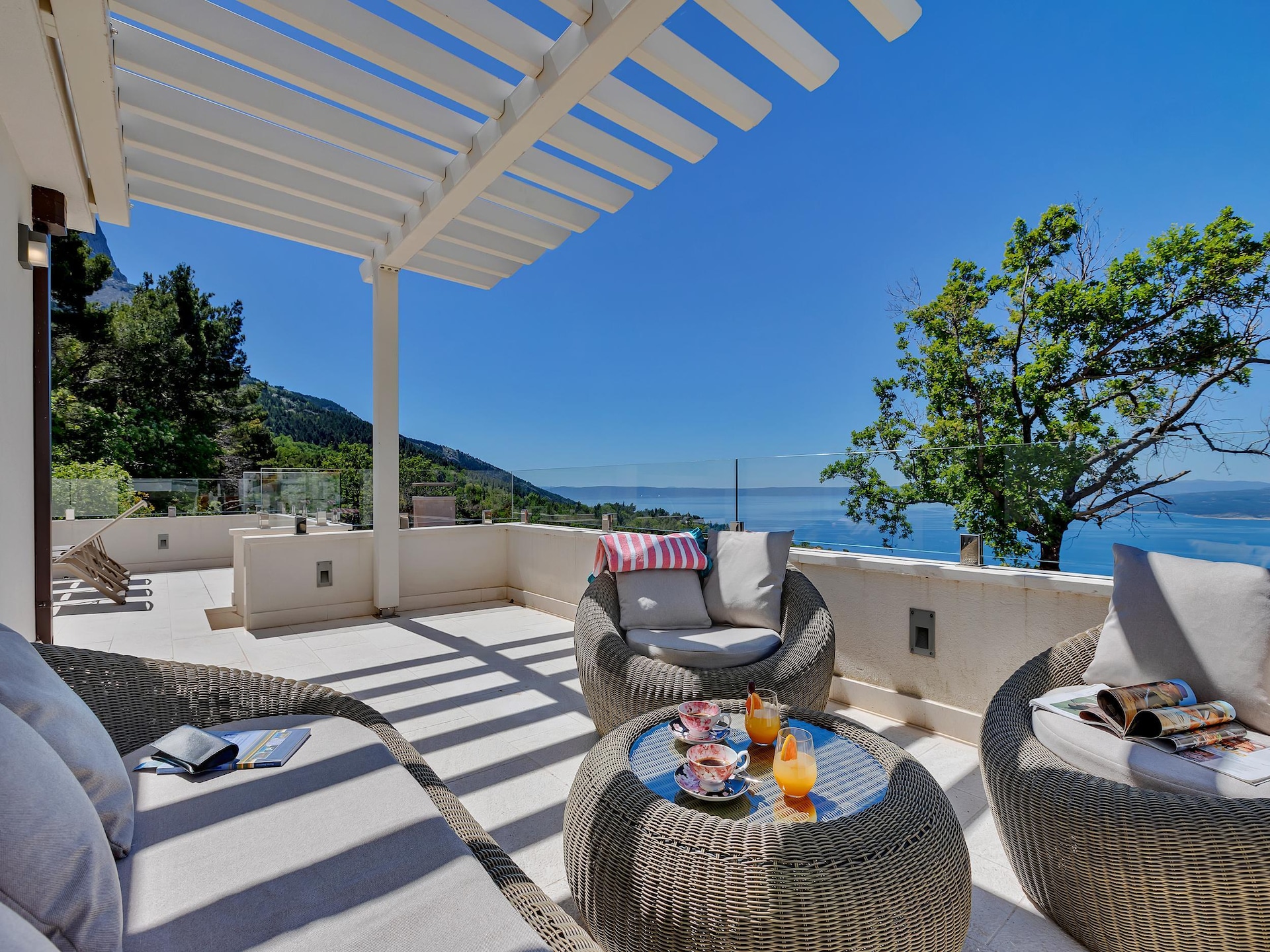 Villa Prestige in Baška Voda met privézwembad voor 10 personen - foto 38