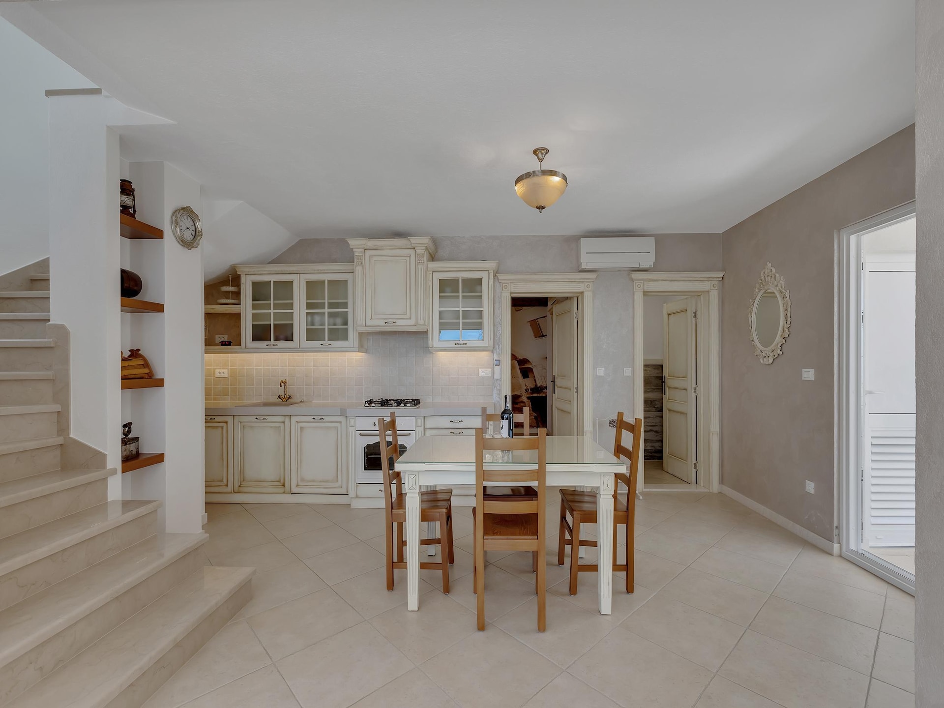 Villa Prestige in Baška Voda met privézwembad voor 10 personen - foto 15