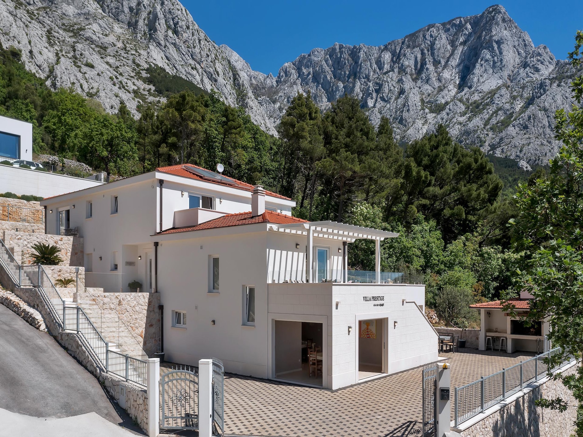 Villa Prestige in Baška Voda met privézwembad voor 10 personen - foto 7