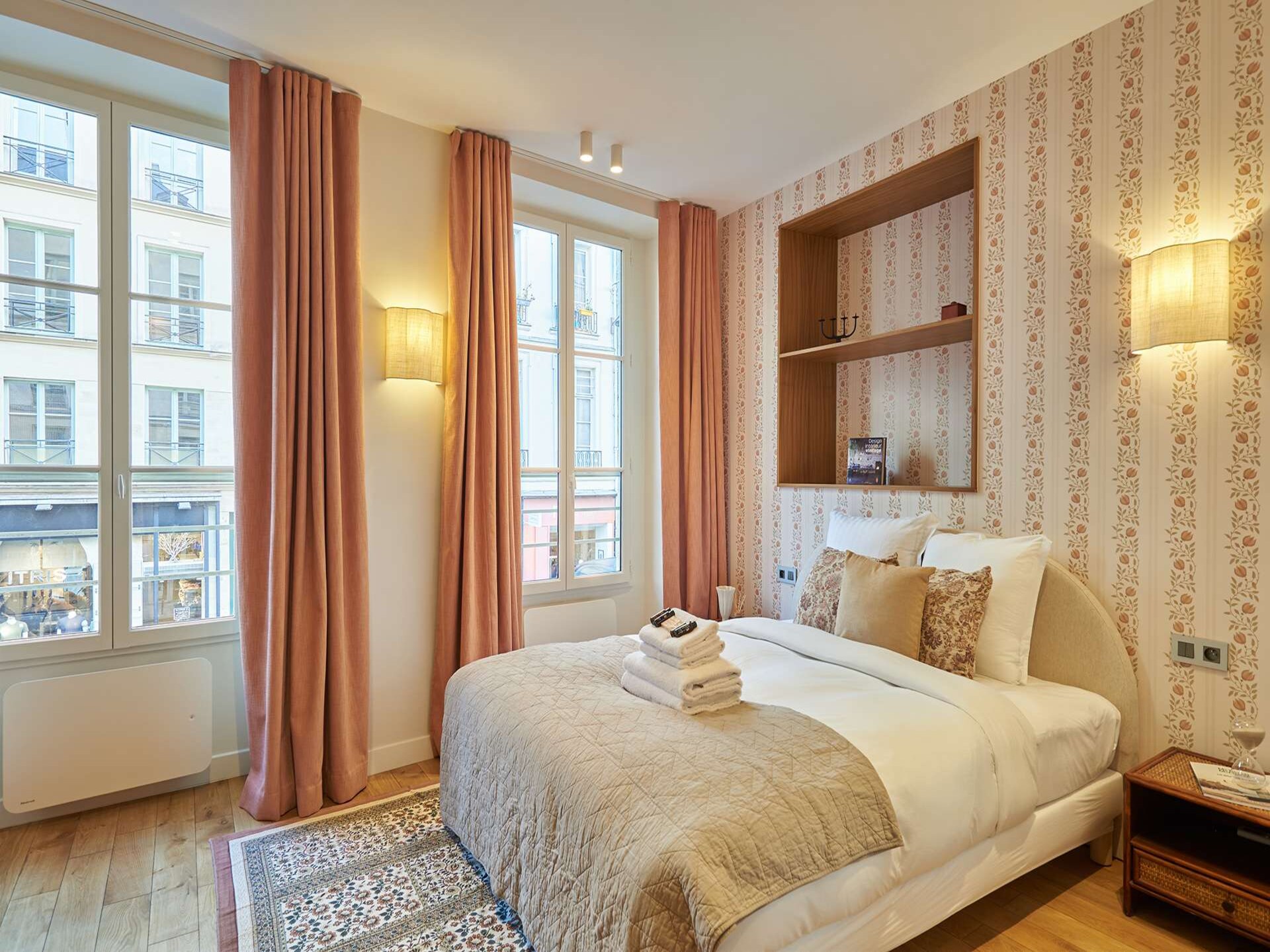 Architecturaal triplex met airco in de bruisende Marais, Parijs - foto 1