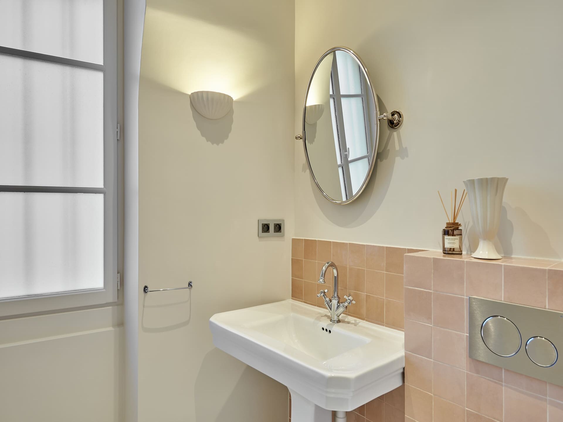 Architecturaal triplex met airco in de bruisende Marais, Parijs - foto 14