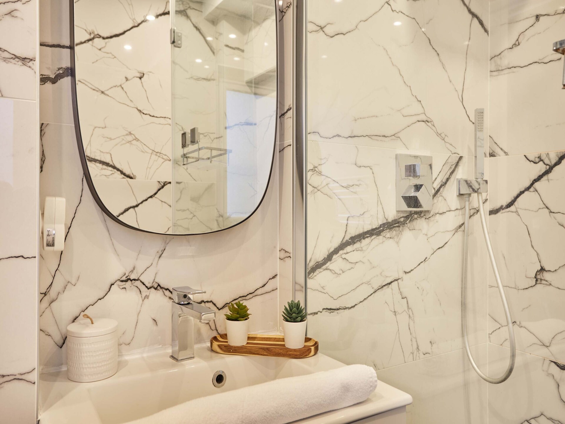 Charmant 2-kamerappartement in levendig 17e arrondissement, Parijs - foto 14