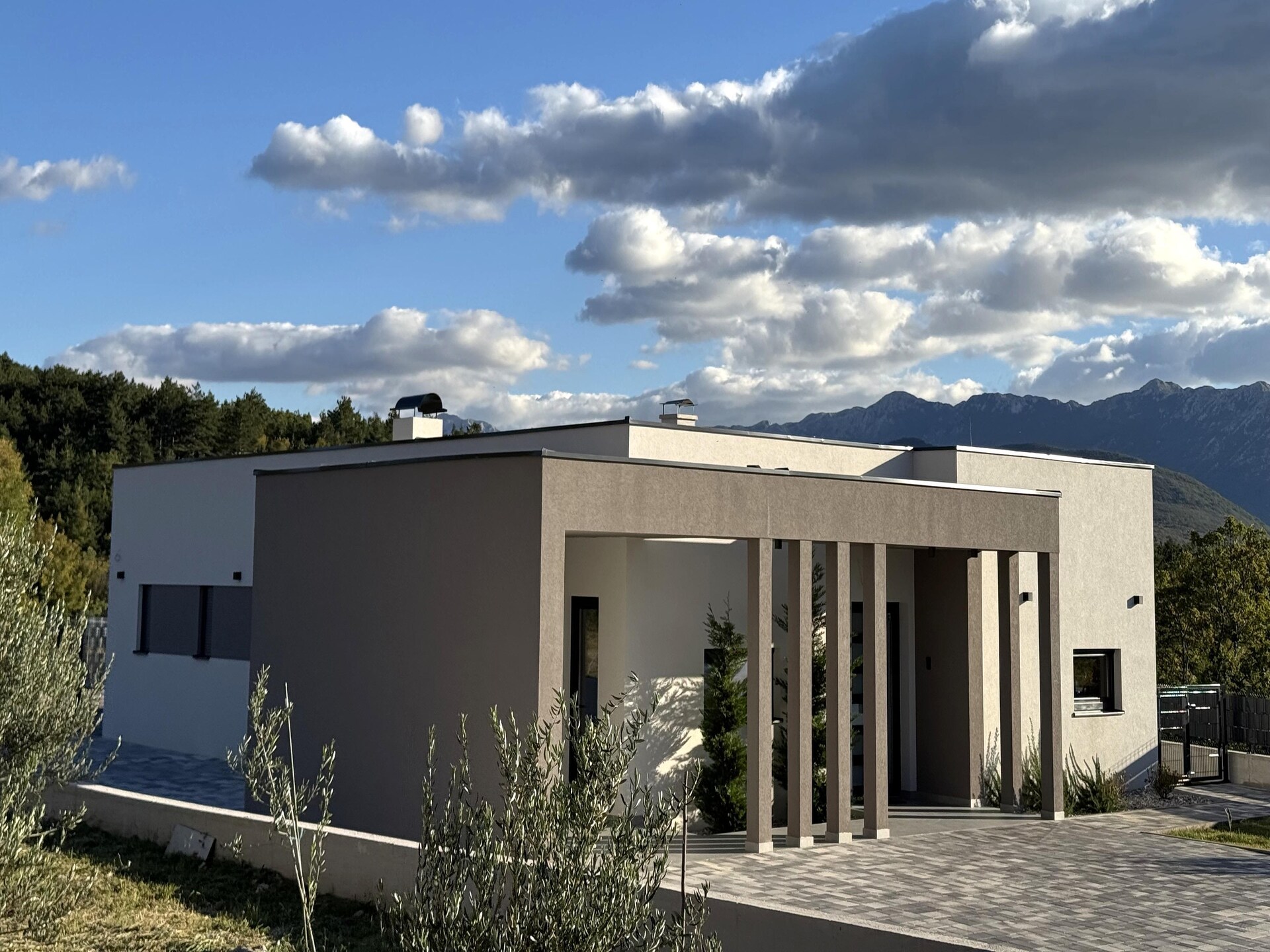 Villa Olive Residence: Luxe villa met verwarmd zwembad in de heuvels van Dalmatië - foto 1