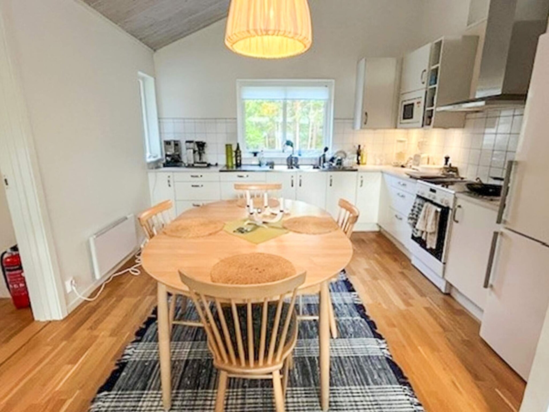 Zonnig vakantiehuis aan de golfbaan, 350m van zee in Strömstad - foto 15