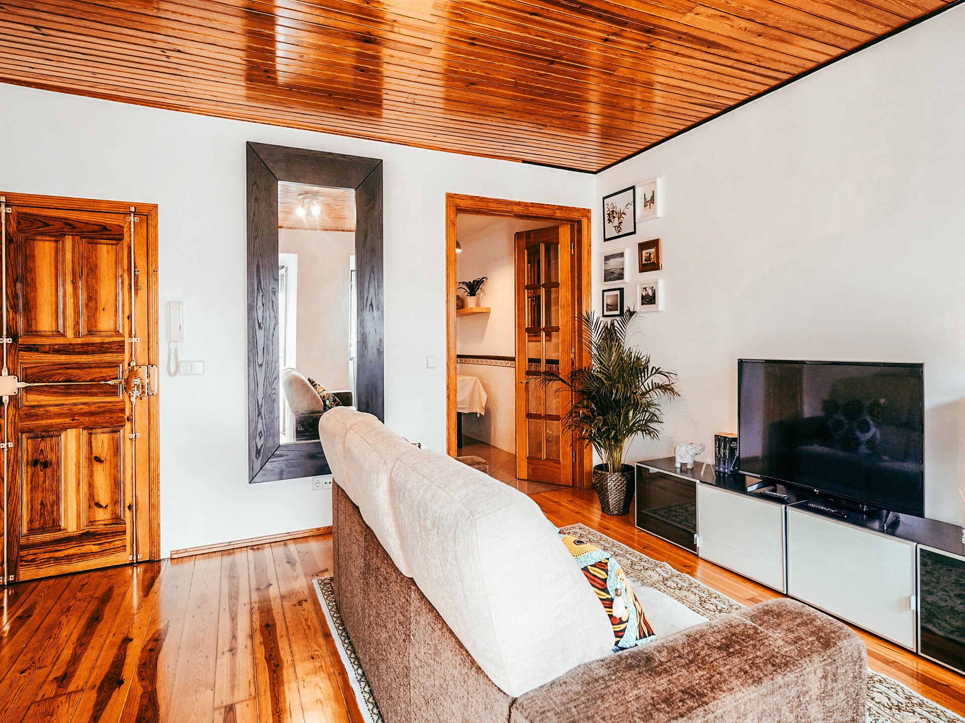 Stijlvol appartement met Taag-terras nabij Santa Apolónia - foto 2