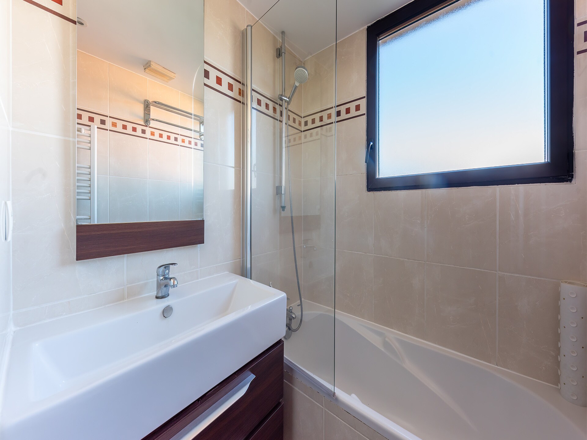 Licht appartement in Mandelieu, 300m van haven en dichtbij strand - foto 11