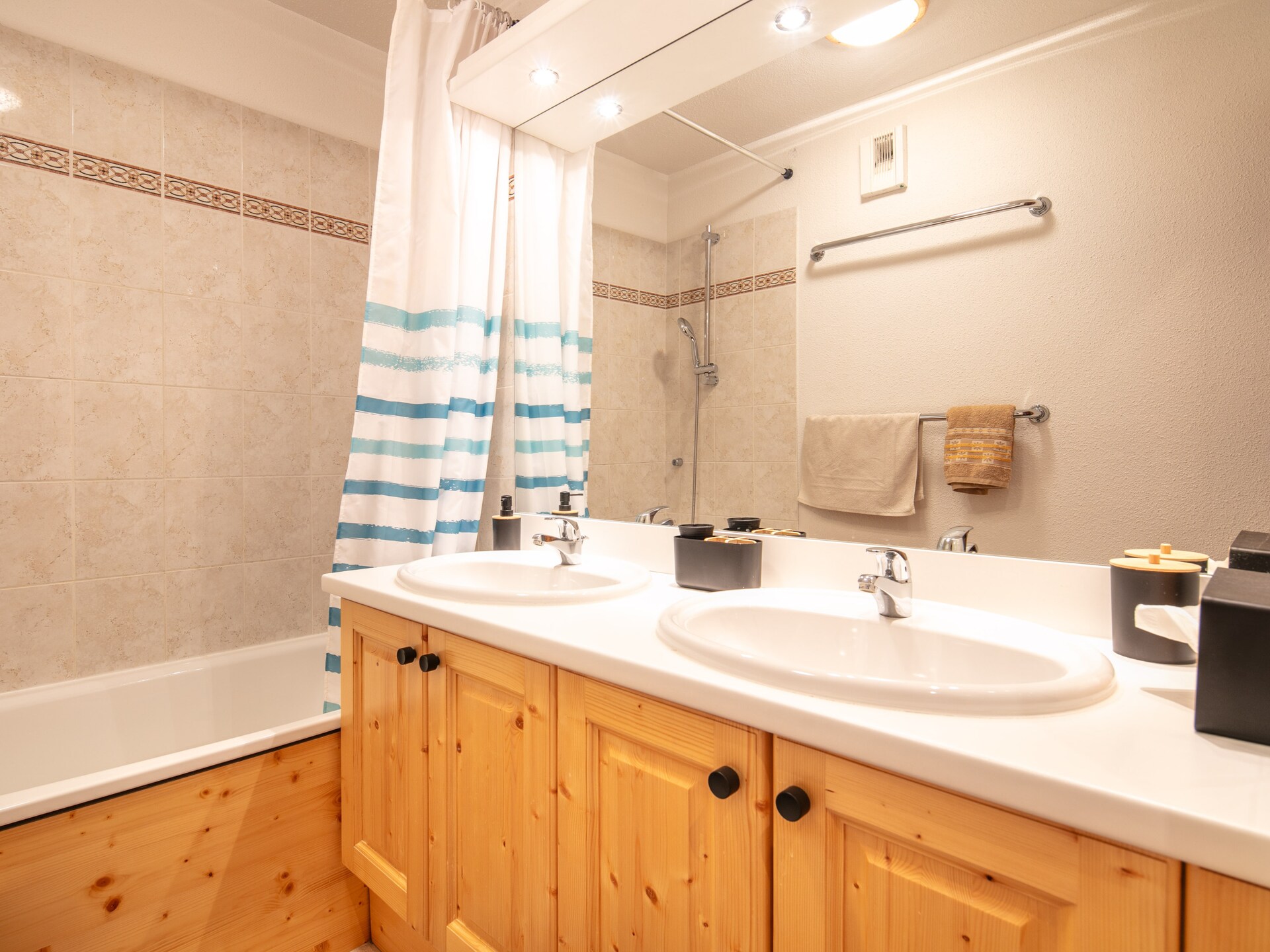 Licht appartement 72m² in Morillon, vlakbij de skilift - foto 7