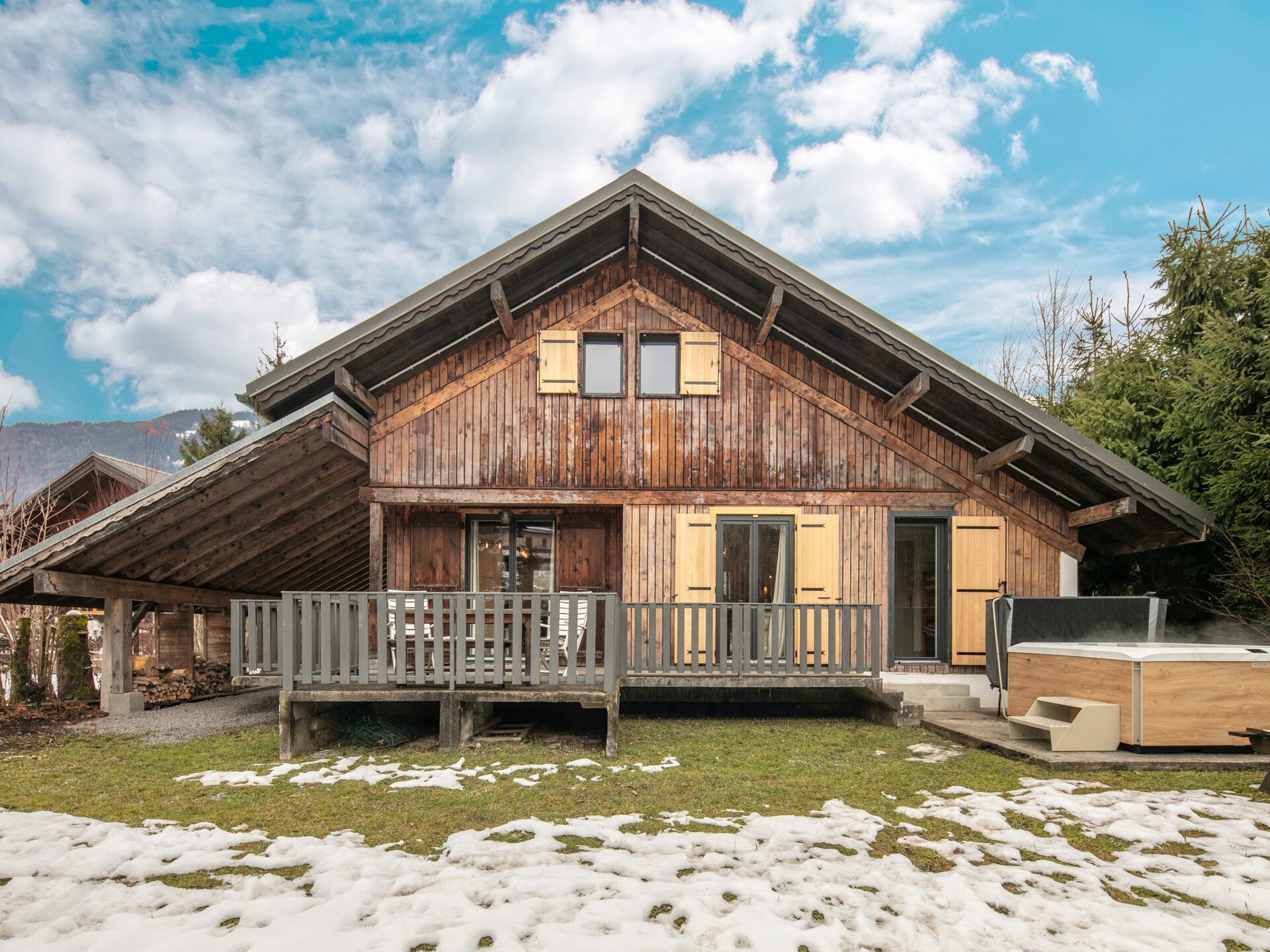 Chalet Les Marmottes: 8-persoons chalet met jacuzzi op 50m van het meer - foto 1