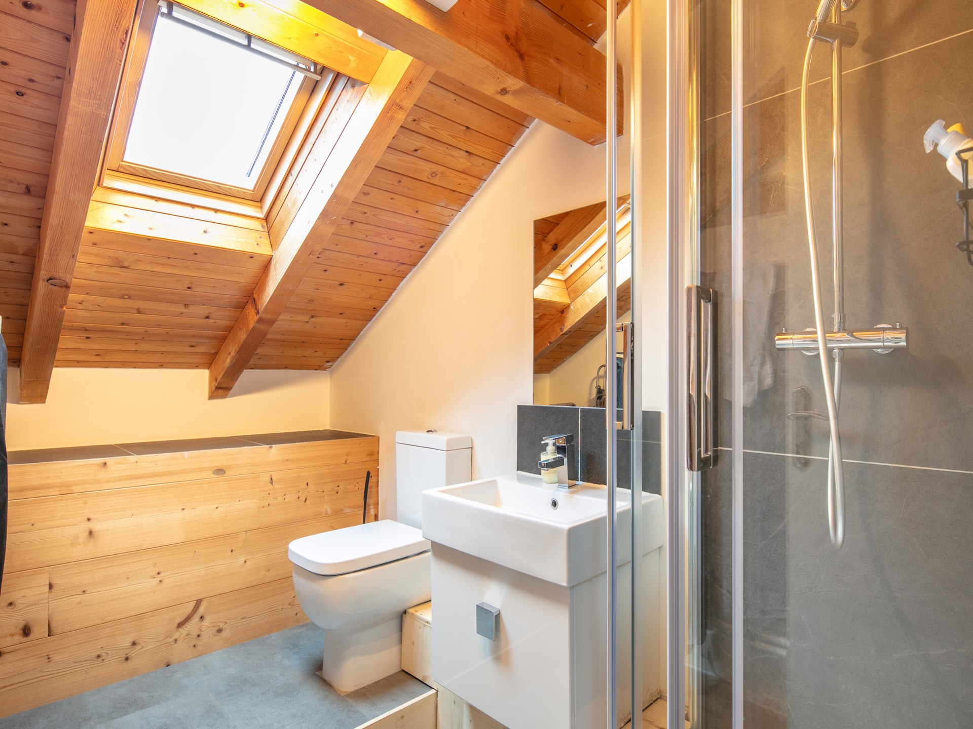 Chalet Les Marmottes: 8-persoons chalet met jacuzzi op 50m van het meer - foto 20
