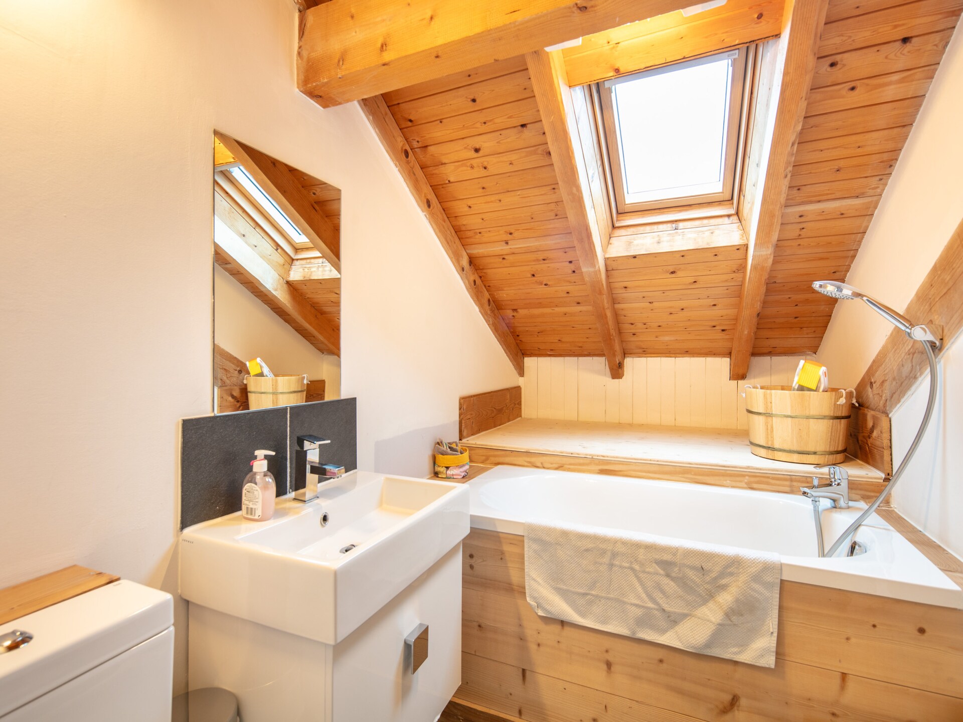 Chalet Les Marmottes: 8-persoons chalet met jacuzzi op 50m van het meer - foto 19