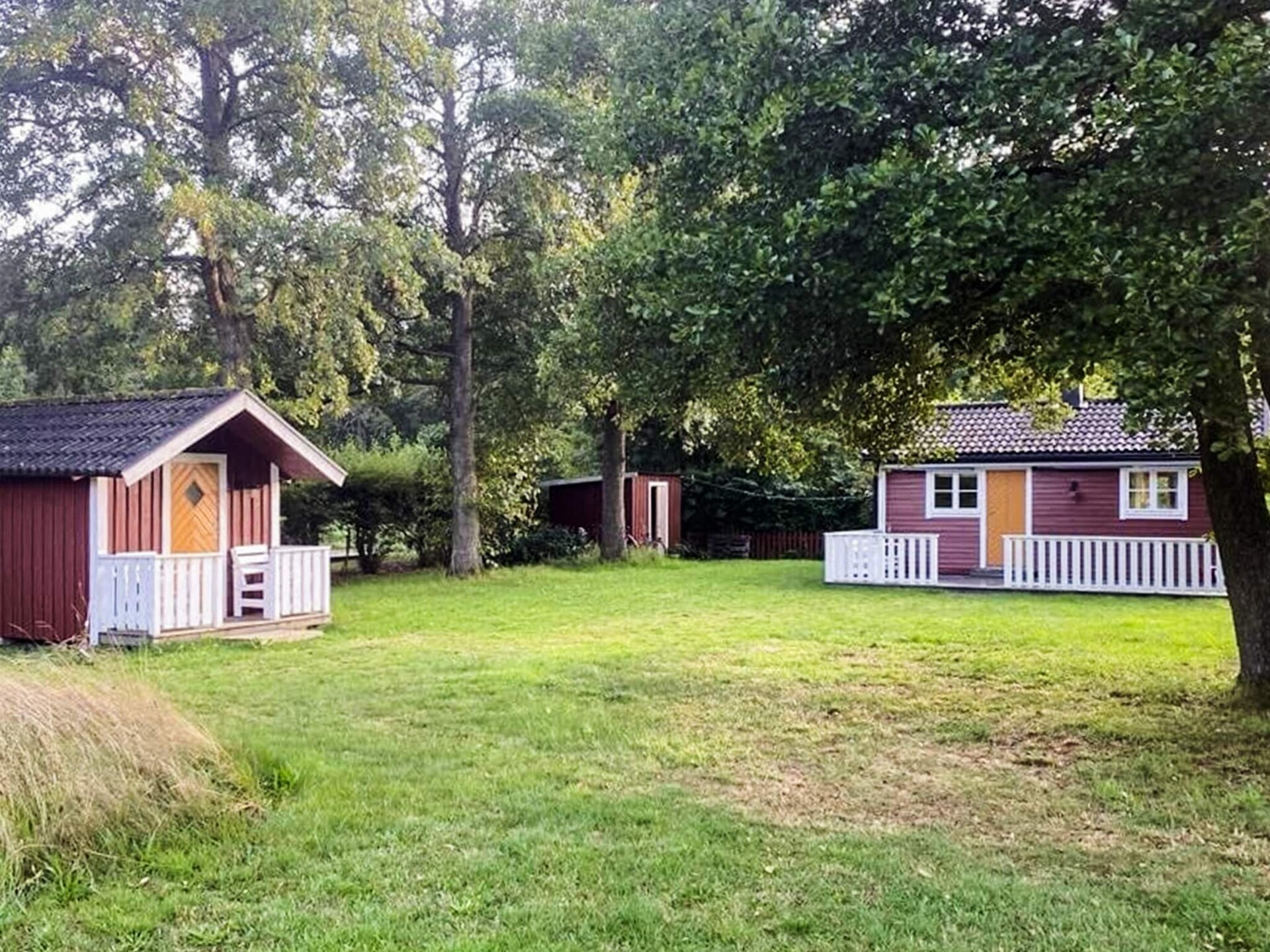 Vrijstaand vakantiehuis met gastenverblijf aan de golfbaan bij Löttorp - foto 9