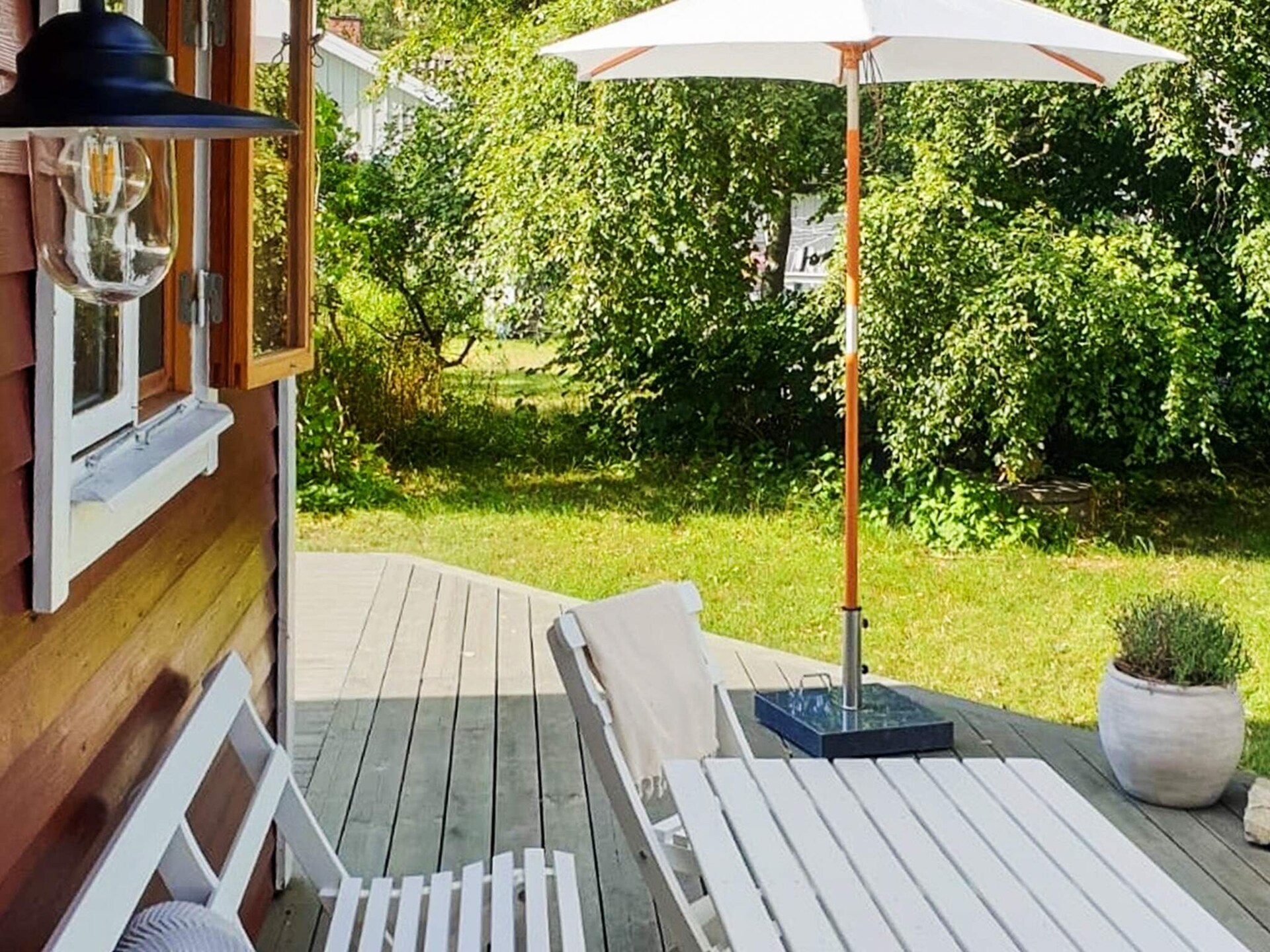 Vrijstaand vakantiehuis met gastenverblijf aan de golfbaan bij Löttorp - foto 10