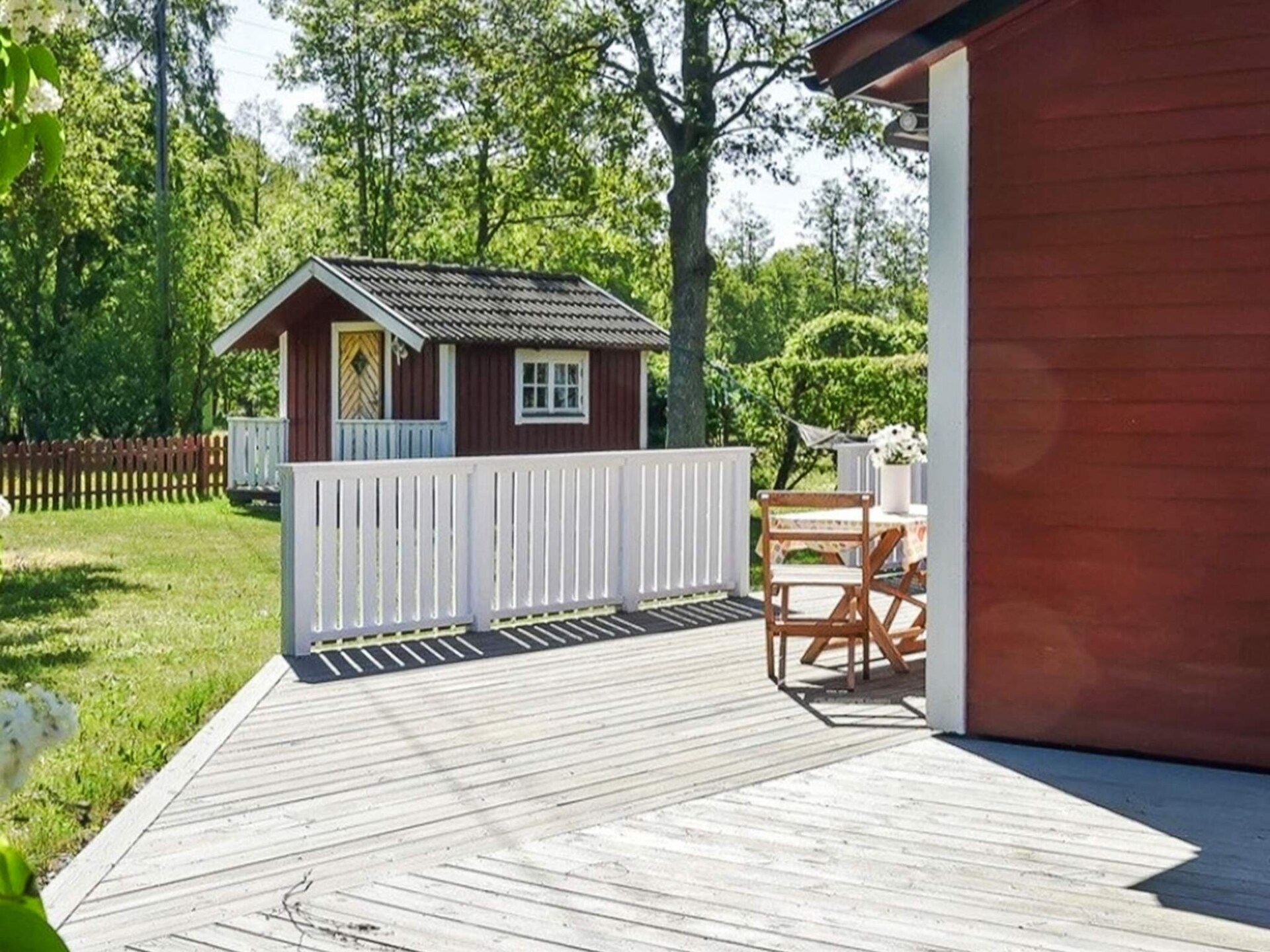 Vrijstaand vakantiehuis met gastenverblijf aan de golfbaan bij Löttorp - foto 15