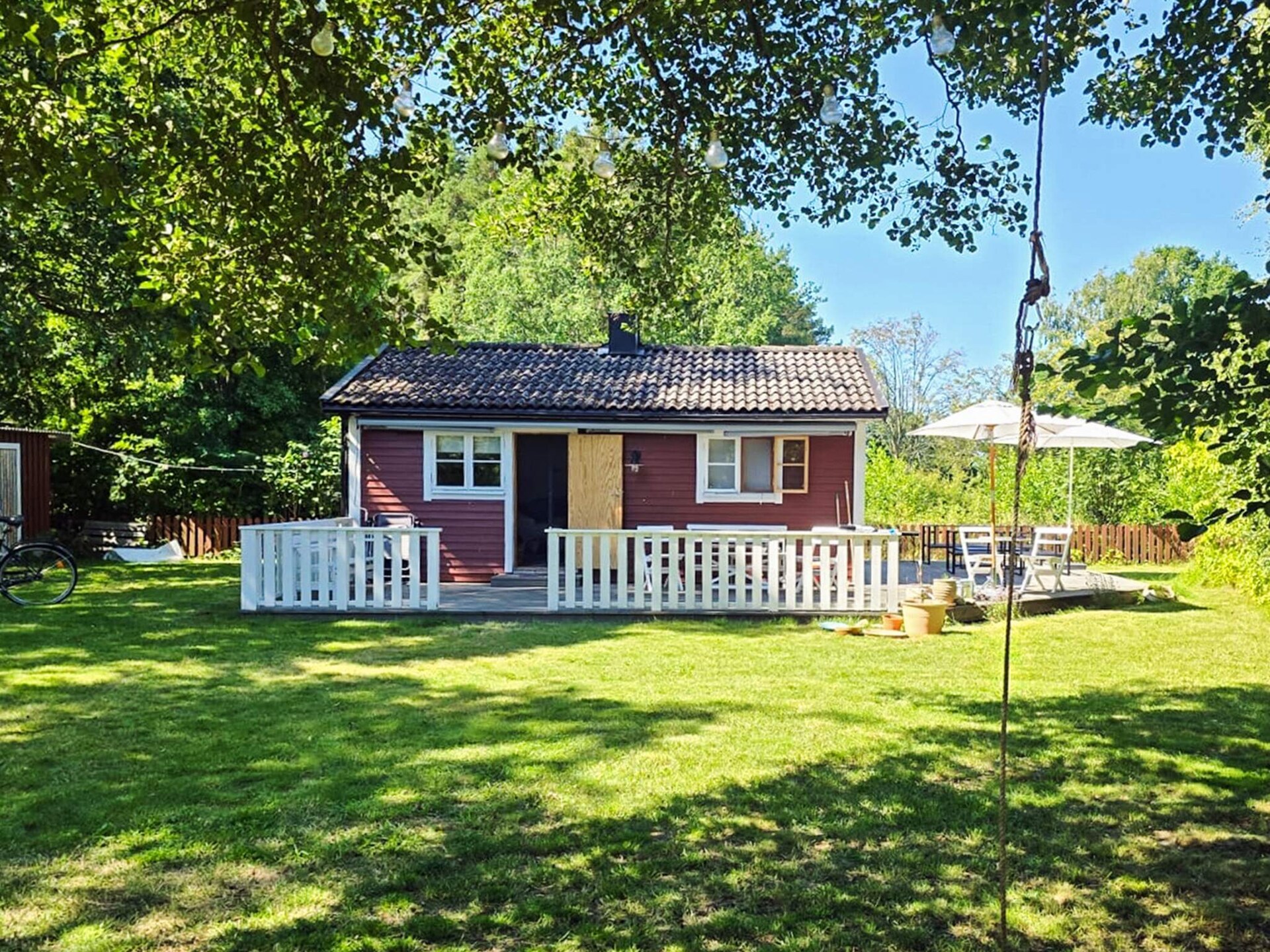 Vrijstaand vakantiehuis met gastenverblijf aan de golfbaan bij Löttorp - foto 3