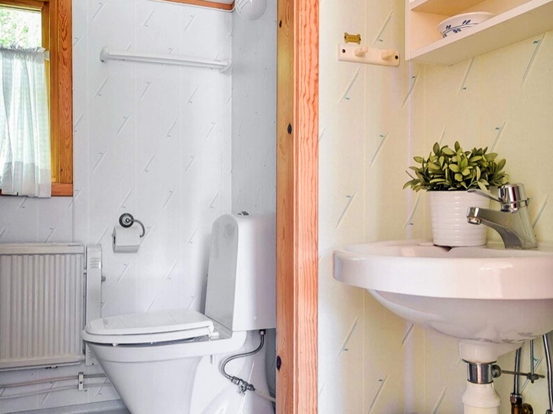 Vrijstaand vakantiehuis met gastenverblijf aan de golfbaan bij Löttorp - foto 27