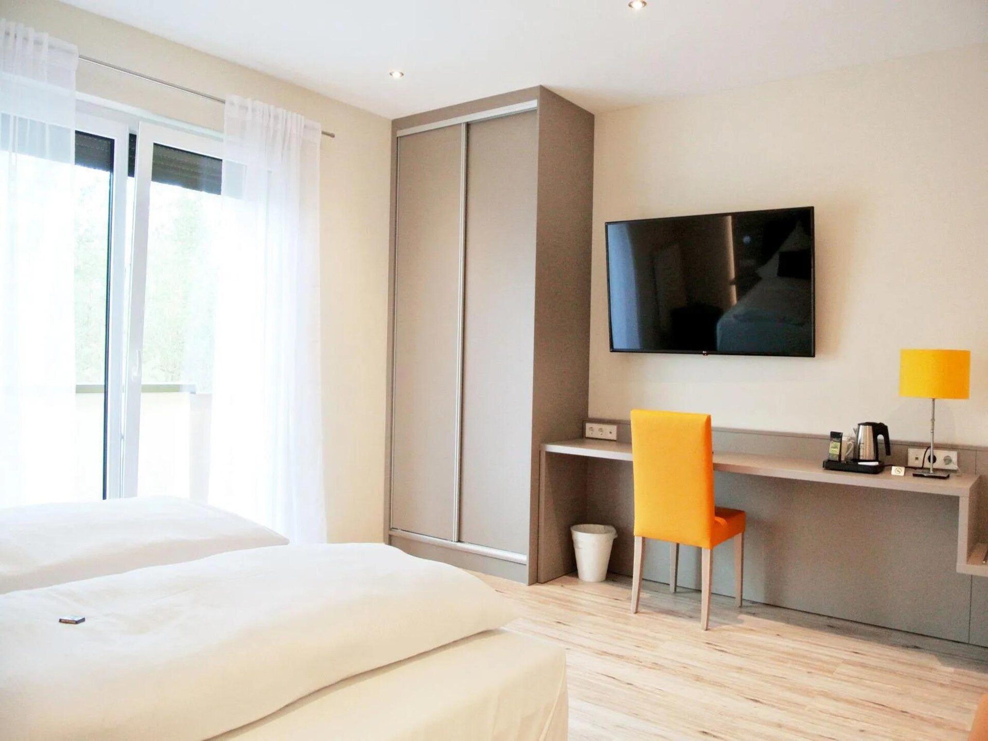 Superior kamer met balkon aan het meer in Sassenburg - foto 3