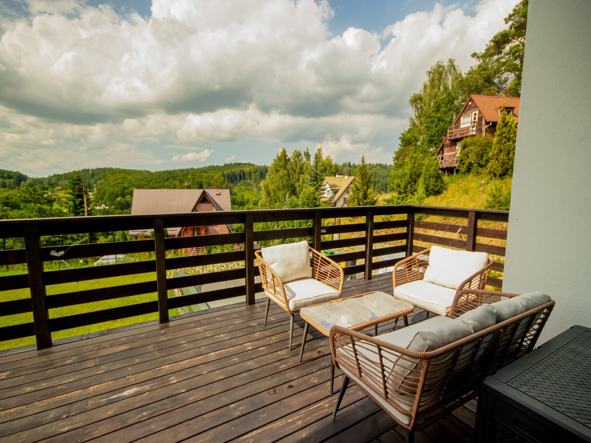 Panoramisch vakantiehuis op heuvel bij meren in Kasjoebië - foto 20