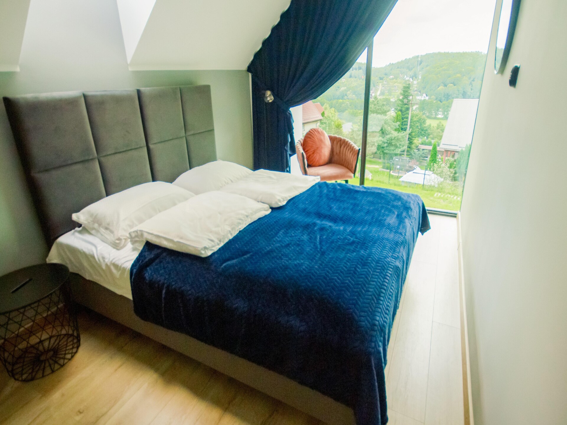 Panoramisch vakantiehuis op heuvel bij meren in Kasjoebië - foto 15