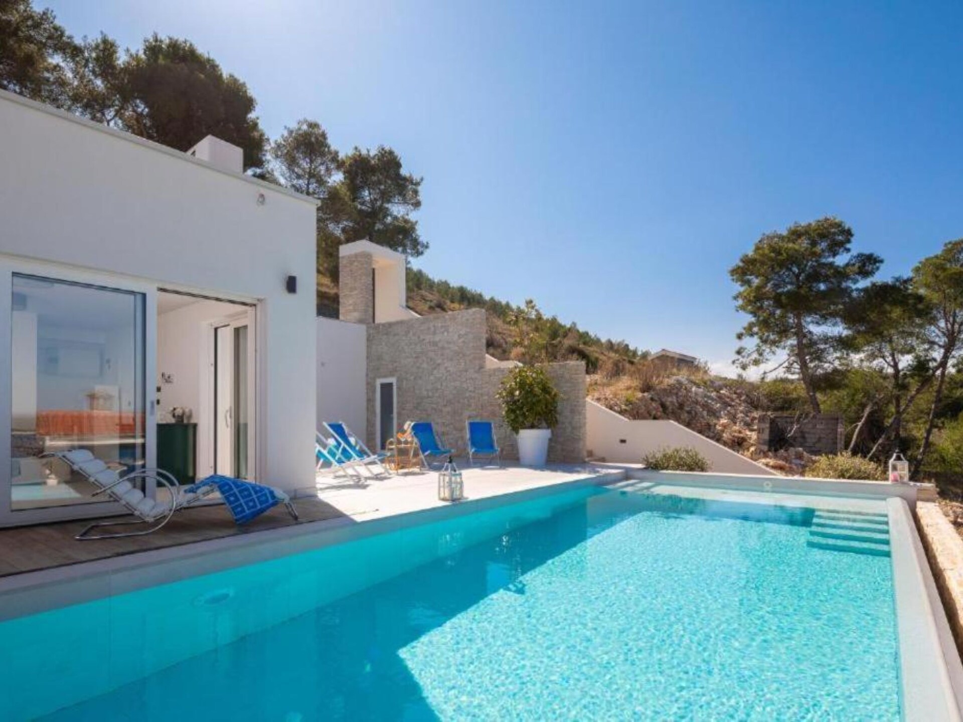 Seafront Six Bedroom Modern Villa with Pool Nancy - foto 48