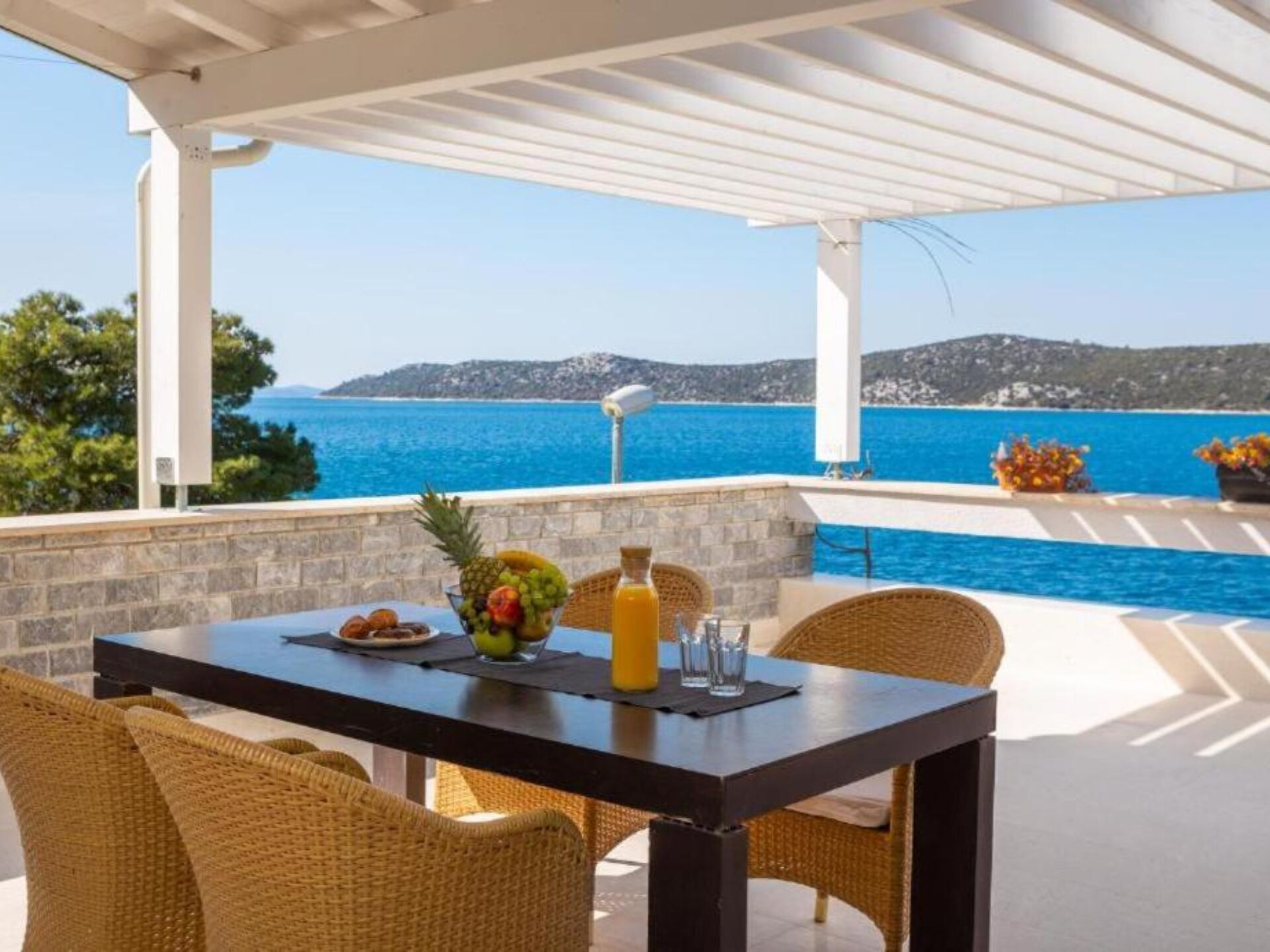 Seafront Six Bedroom Modern Villa with Pool Nancy - foto 28