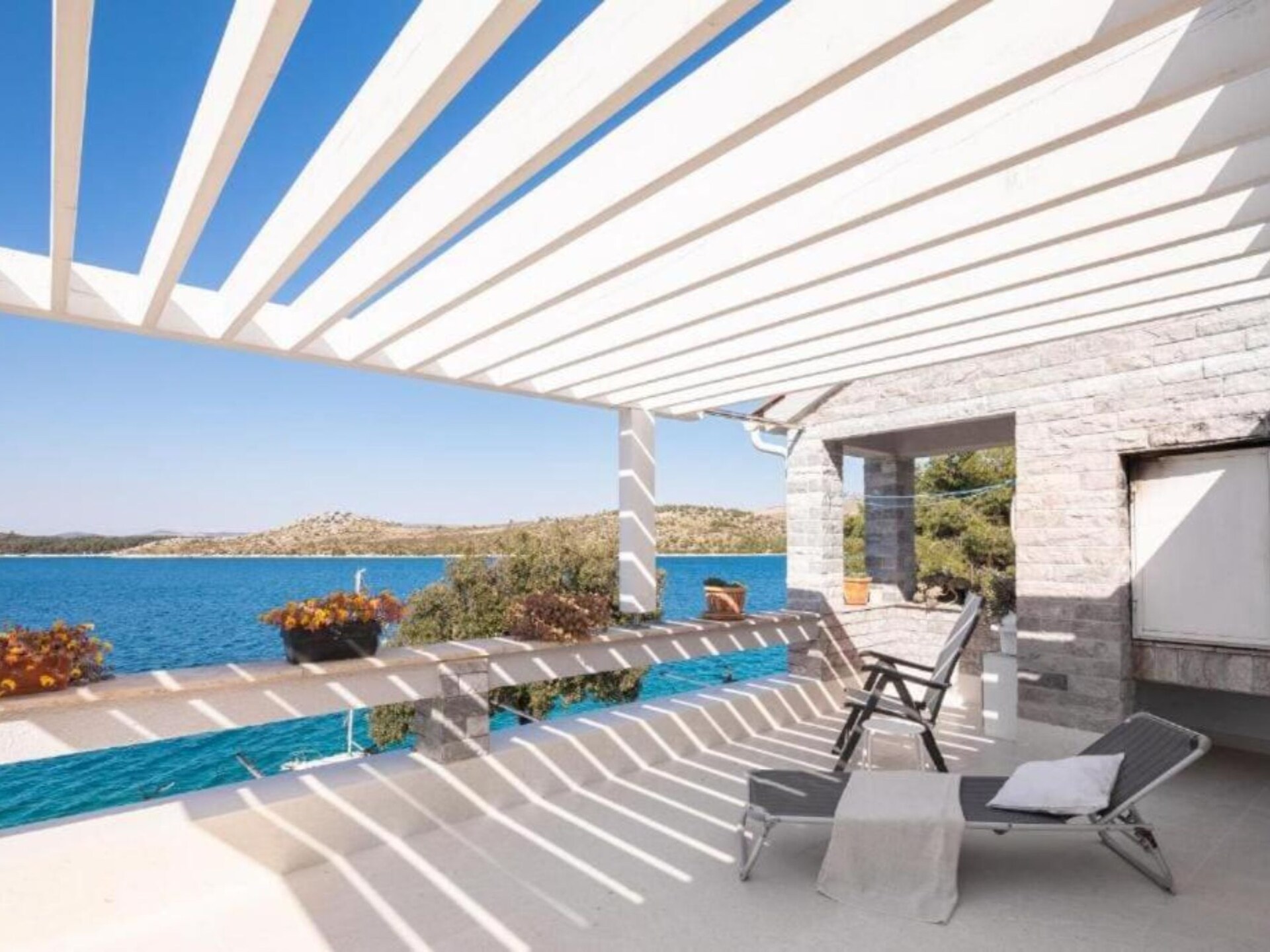 Seafront Six Bedroom Modern Villa with Pool Nancy - foto 45