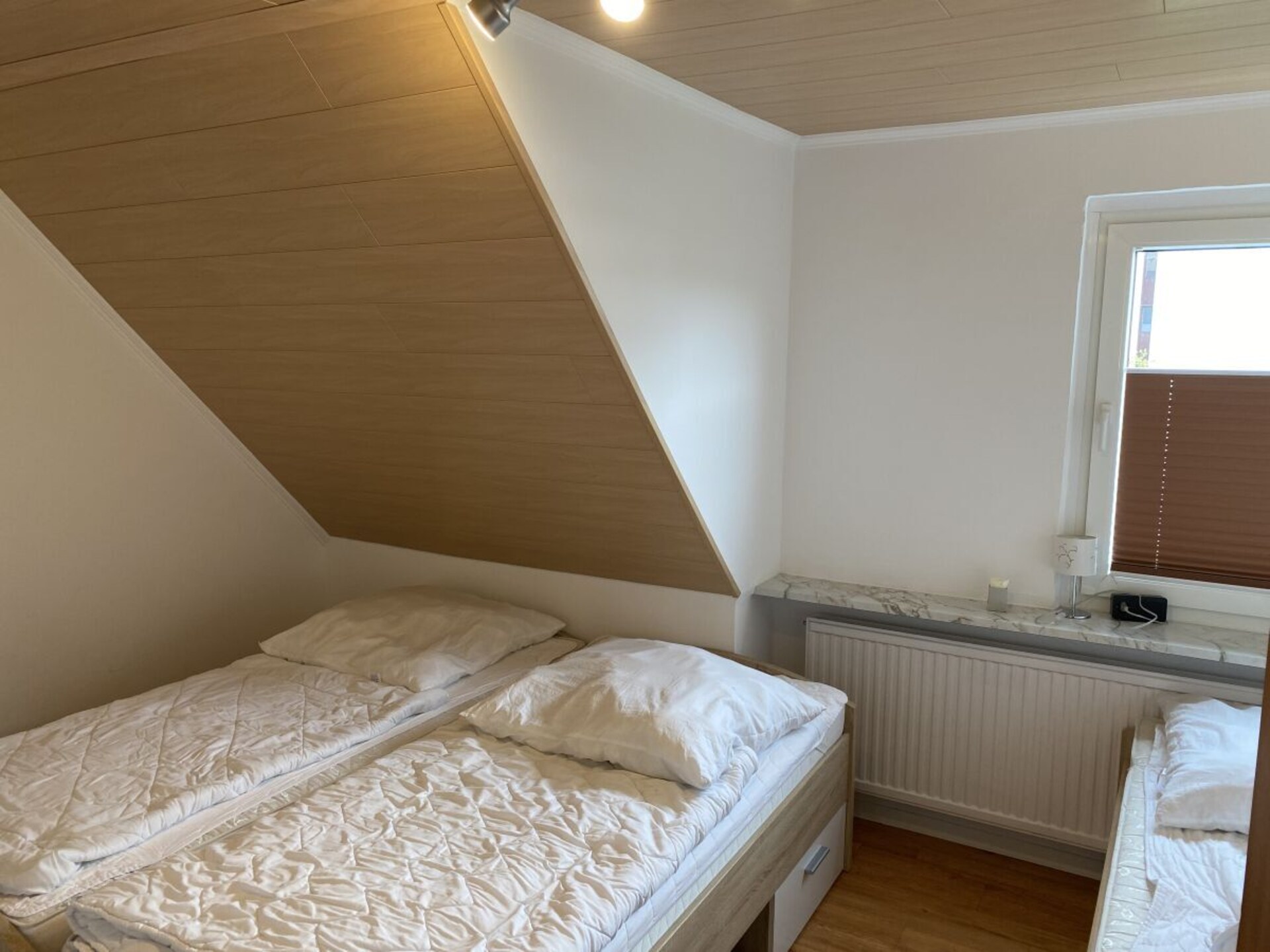 Licht appartement met balkon, op loopafstand van strand - foto 9