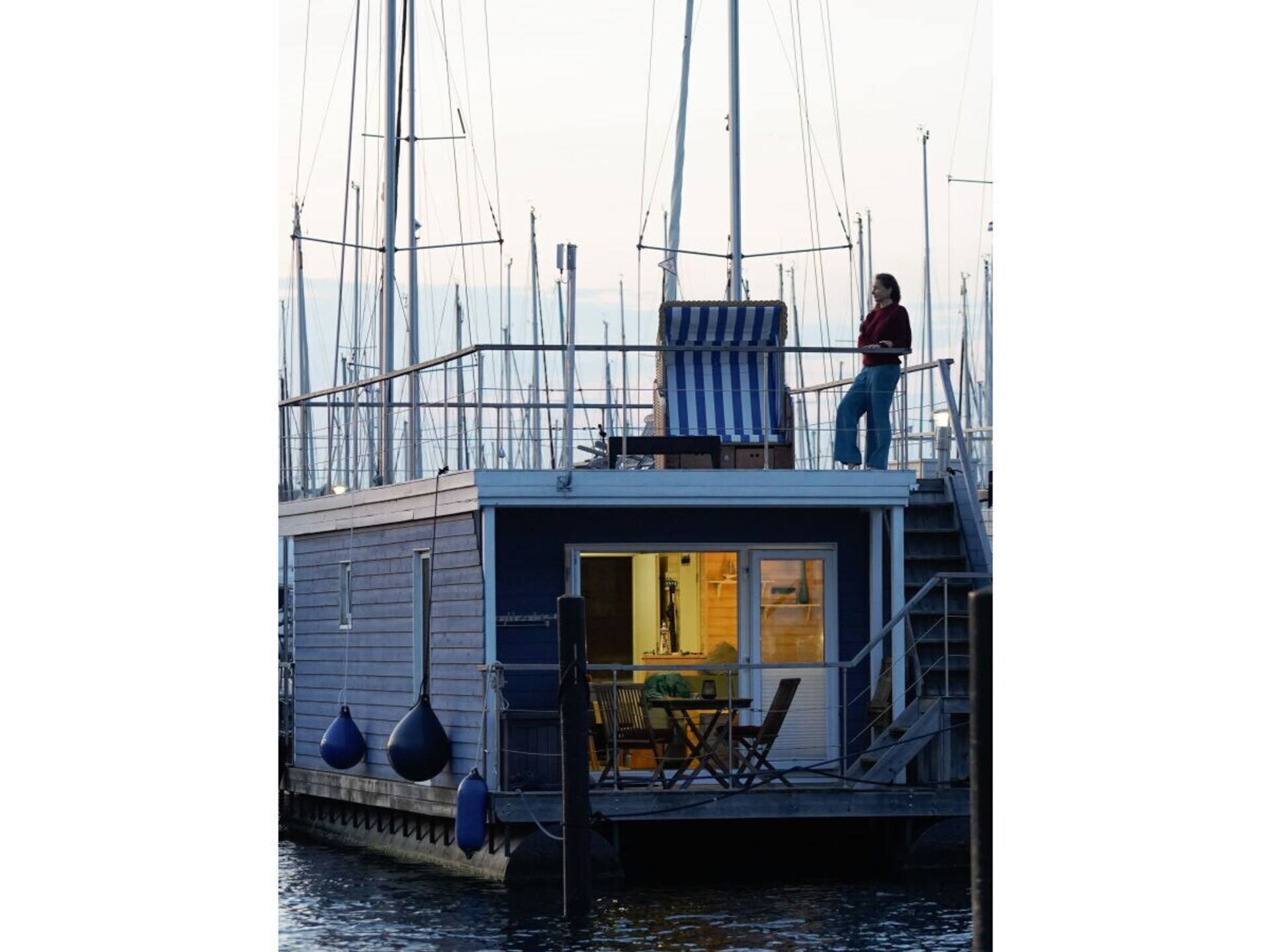 Unieke woonboot aan de jachthaven van Burgtiefe met panoramisch waterzicht - foto 18