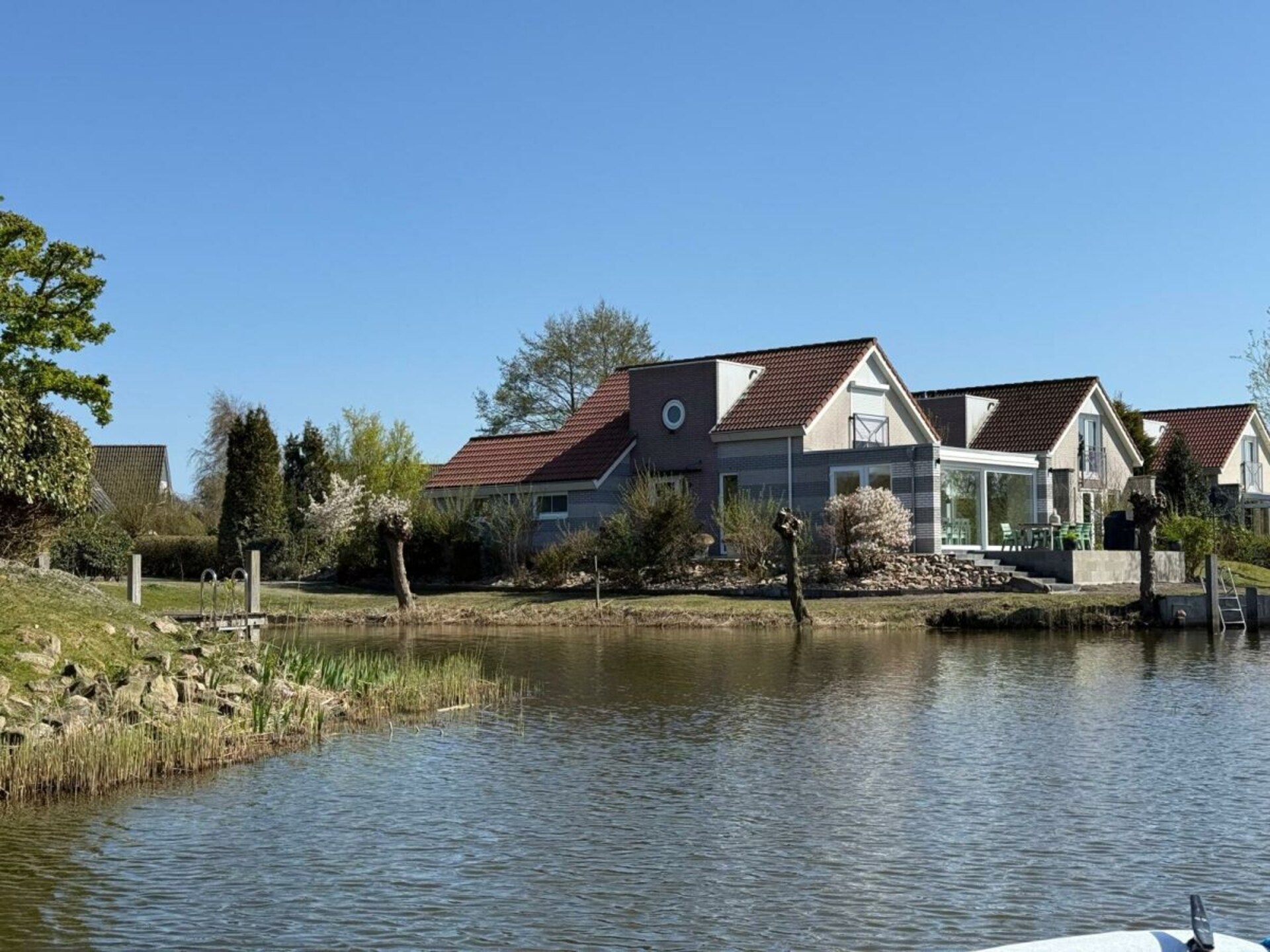 Gerrenoveerd vakantiehuis aan het water in Makkum met boot - foto 4