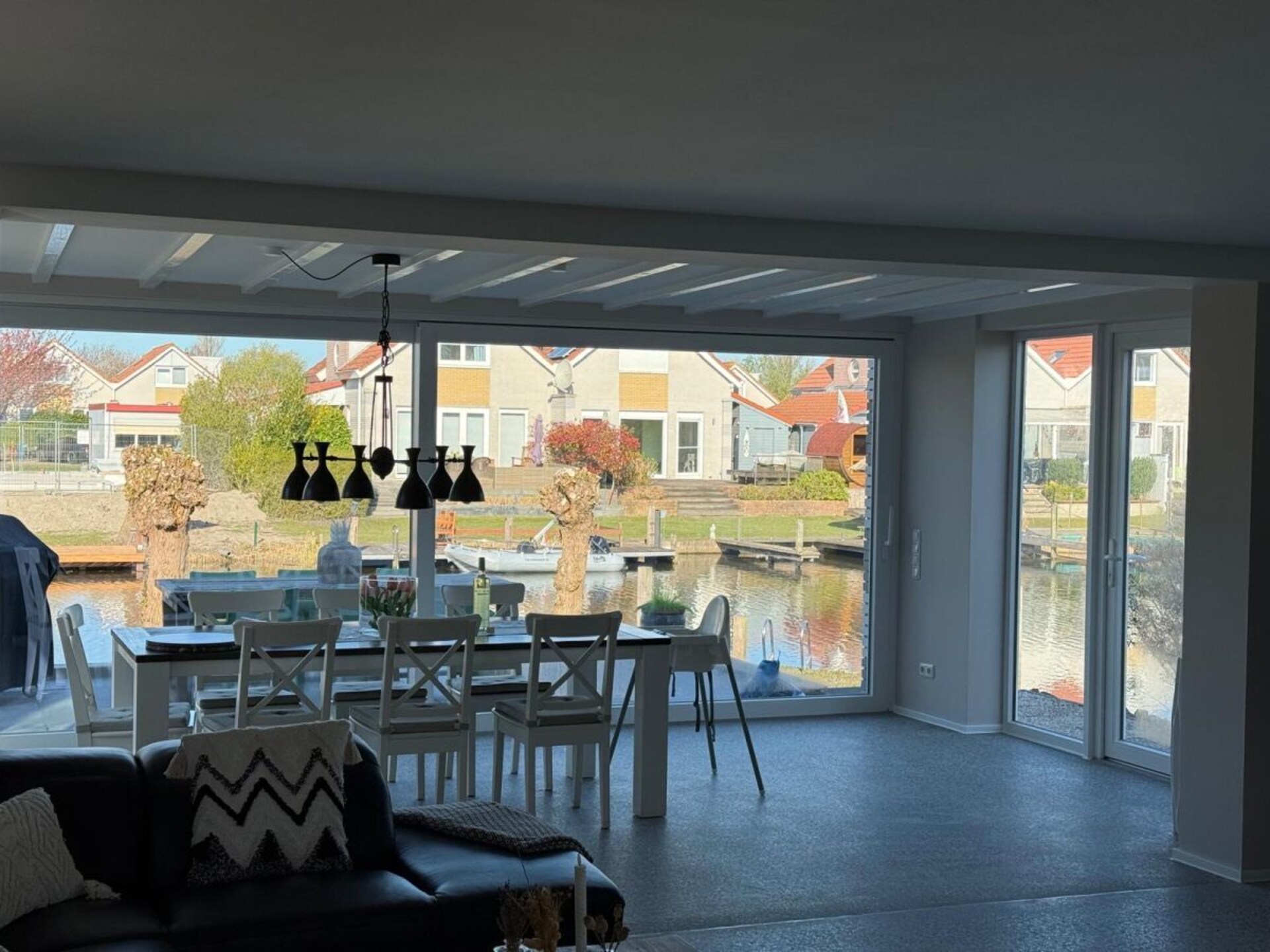 Gerrenoveerd vakantiehuis aan het water in Makkum met boot - foto 21