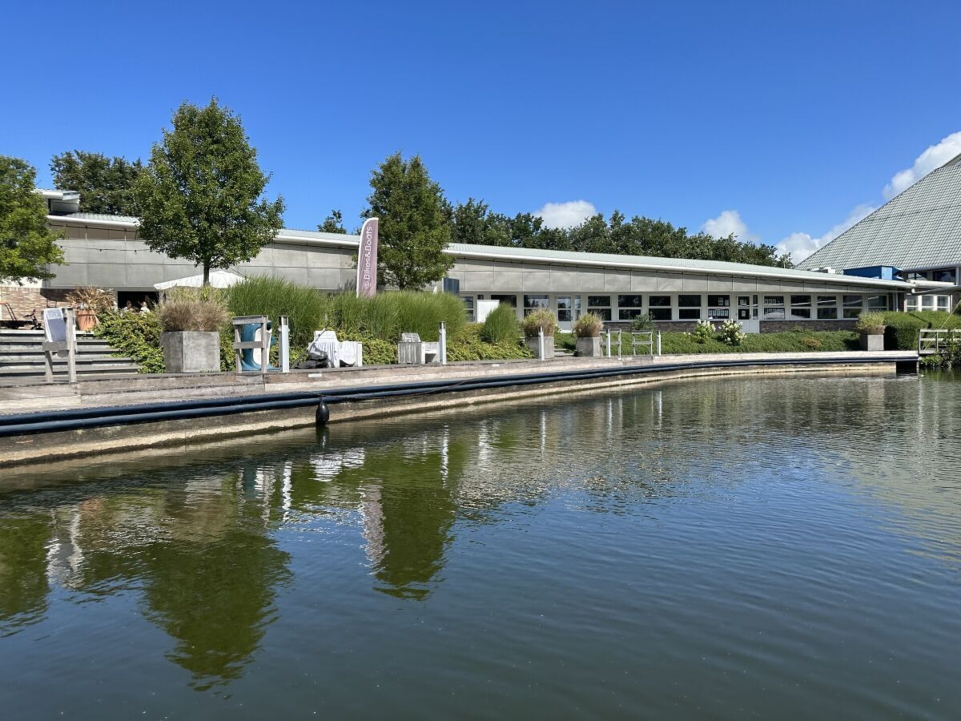Gerrenoveerd vakantiehuis aan het water in Makkum met boot - foto 25