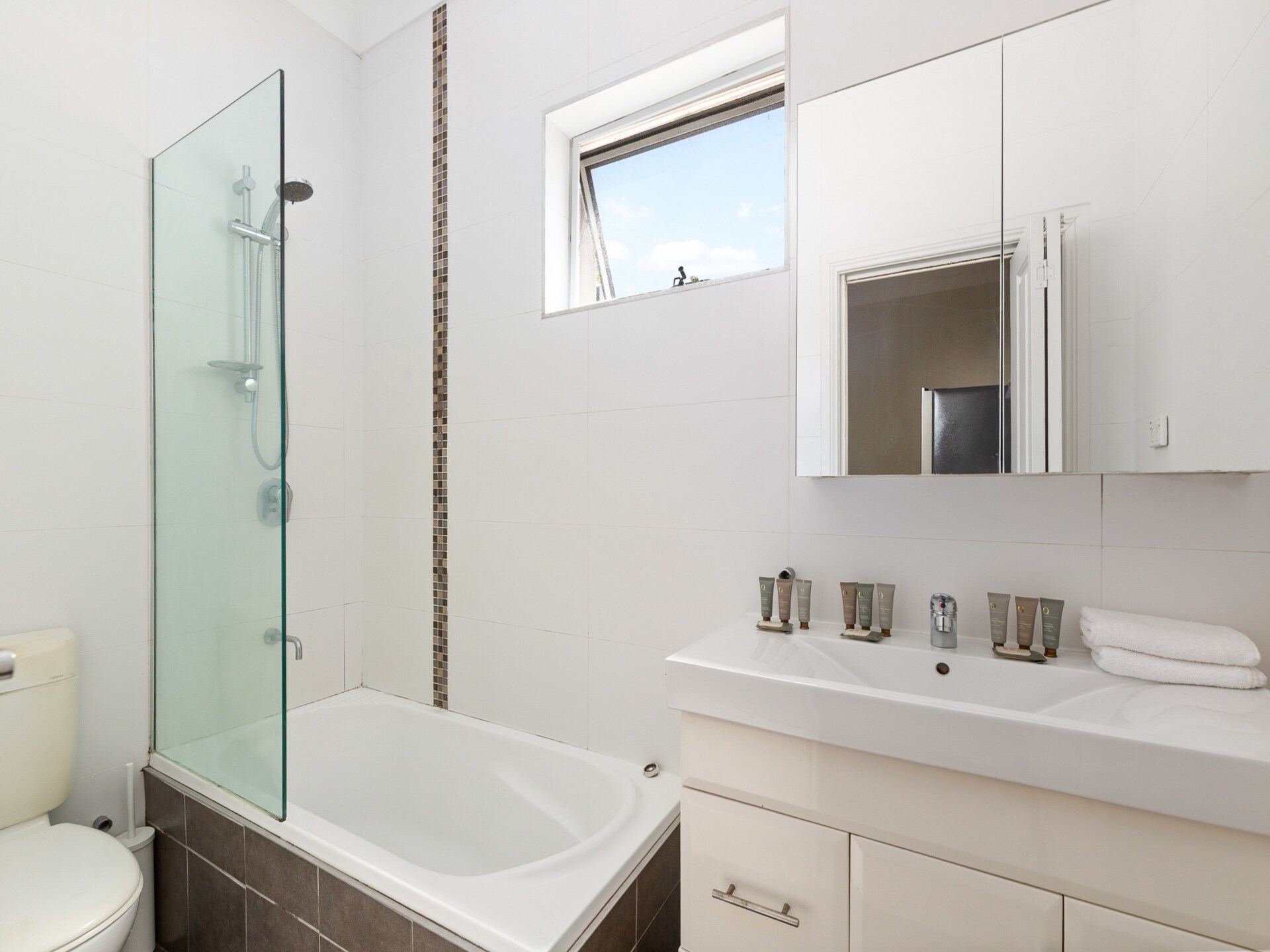 Licht appartement met 3 slaapkamers op loopafstand van Coogee Beach - foto 8