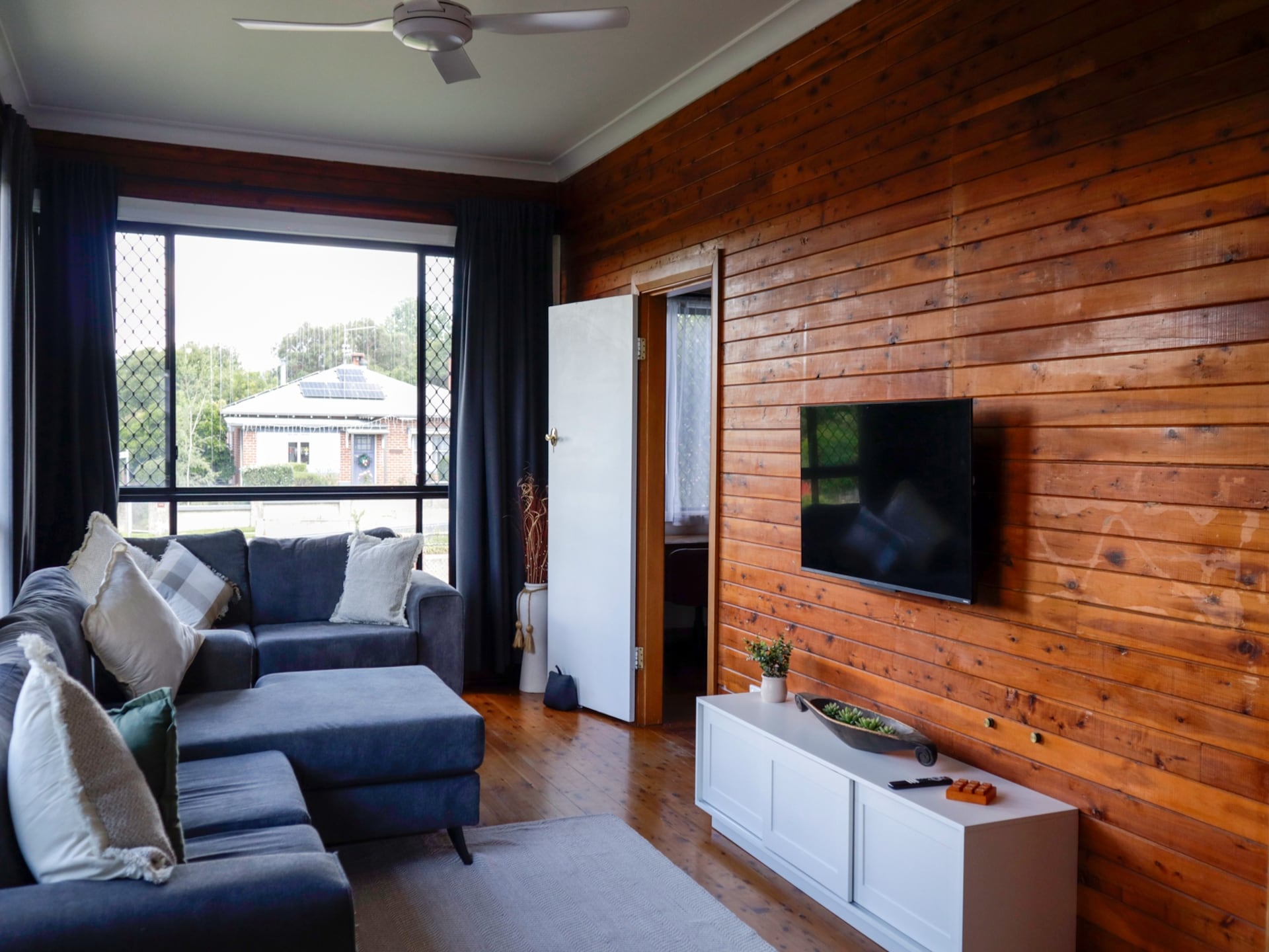 Ruim appartement met 3 slaapkamers in het hart van Tenterfield - foto 5