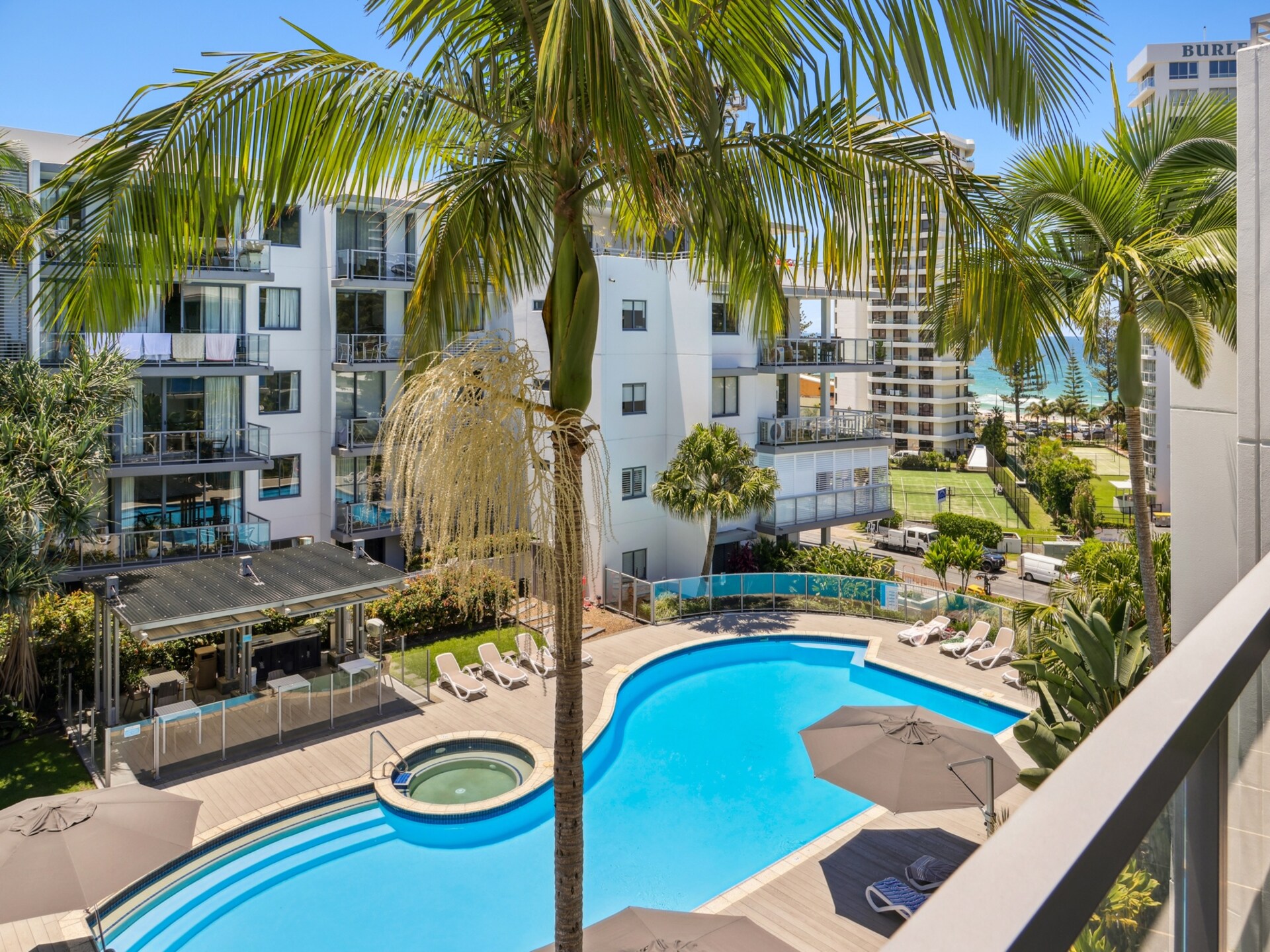 Stijlvol appartement met resortvoorzieningen op loopafstand van Burleigh Beach - foto 29