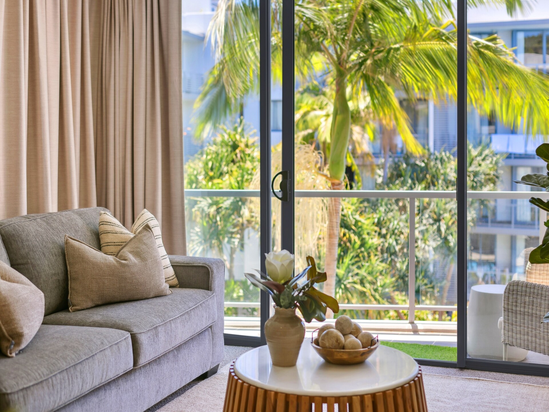 Stijlvol appartement met resortvoorzieningen op loopafstand van Burleigh Beach - foto 10