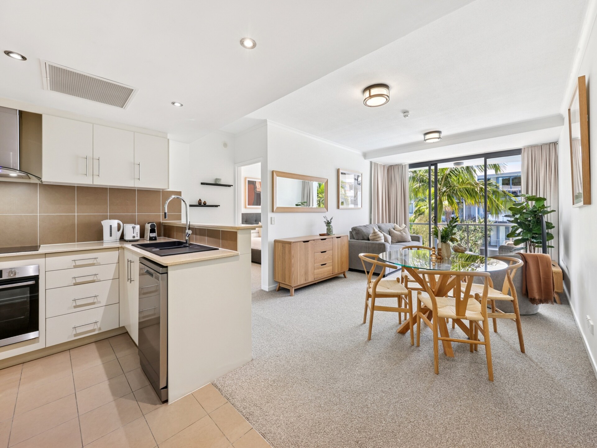 Stijlvol appartement met resortvoorzieningen op loopafstand van Burleigh Beach - foto 13